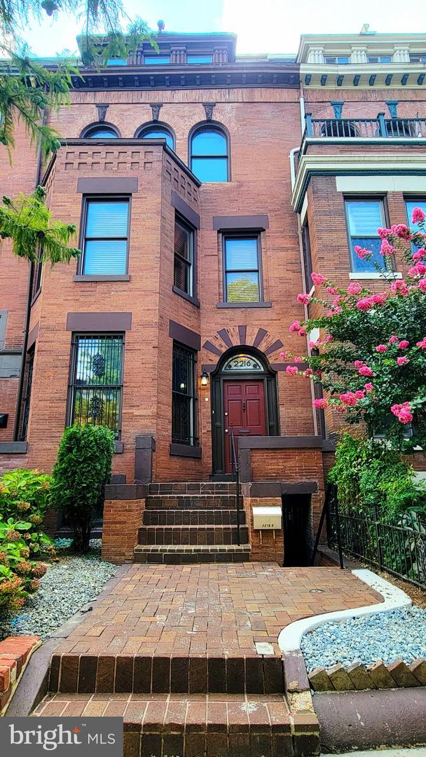 2216 1ST ST NW, WASHINGTON, District Of Columbia 20001, 6 Bedrooms Bedrooms, ,4 BathroomsBathrooms,Residential,For sale,2216 1ST ST NW,DCDC2212146 MLS # DCDC2212146