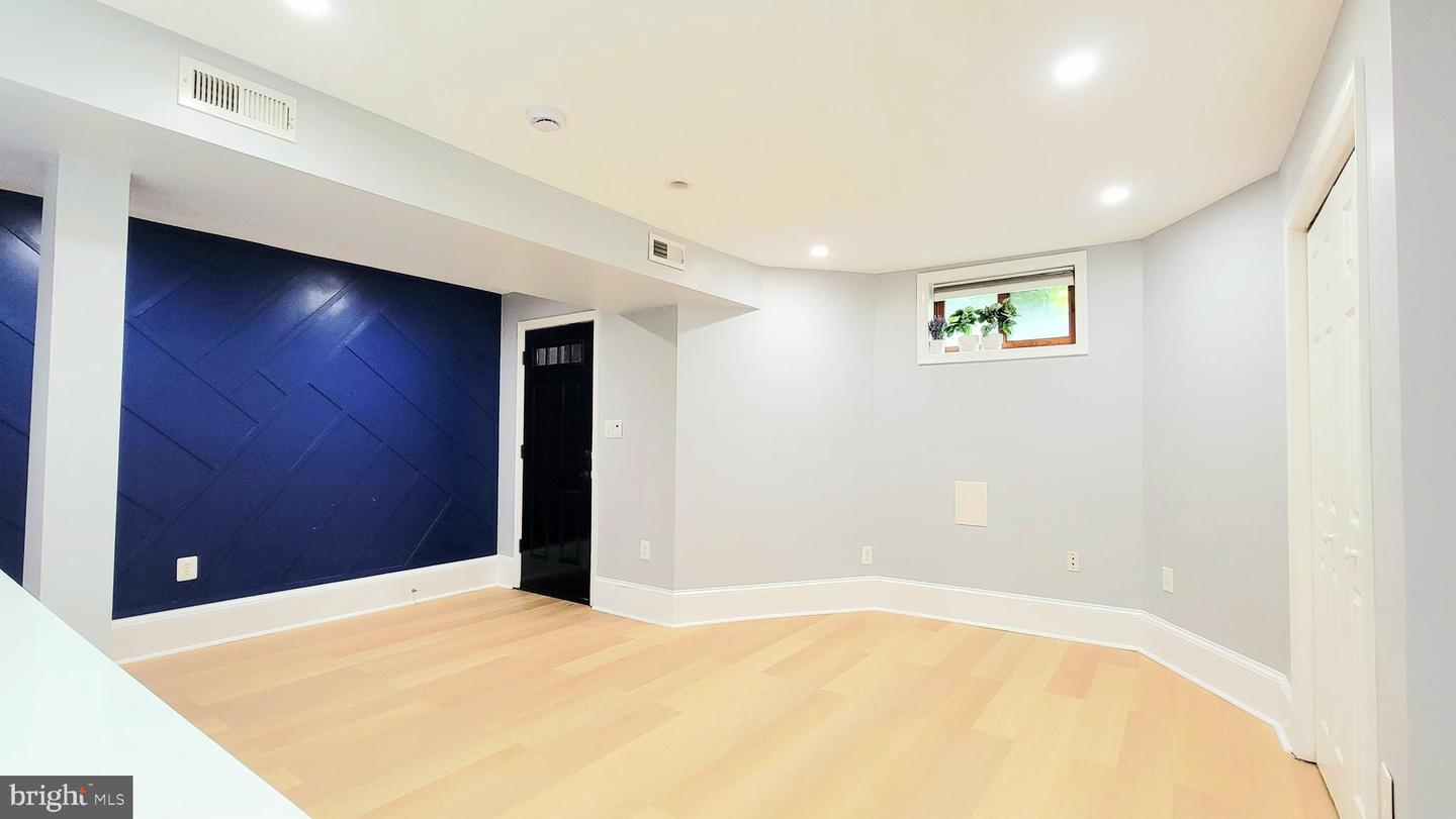 2216 1ST ST NW, WASHINGTON, District Of Columbia 20001, 6 Bedrooms Bedrooms, ,4 BathroomsBathrooms,Residential,For sale,2216 1ST ST NW,DCDC2212146 MLS # DCDC2212146