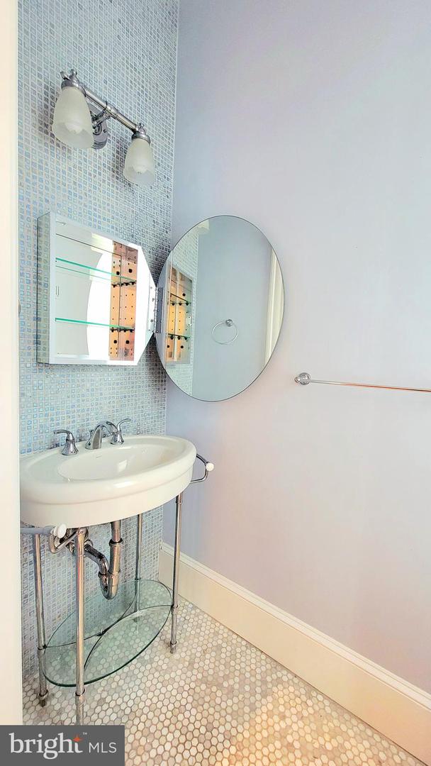 2216 1ST ST NW, WASHINGTON, District Of Columbia 20001, 6 Bedrooms Bedrooms, ,4 BathroomsBathrooms,Residential,For sale,2216 1ST ST NW,DCDC2212146 MLS # DCDC2212146