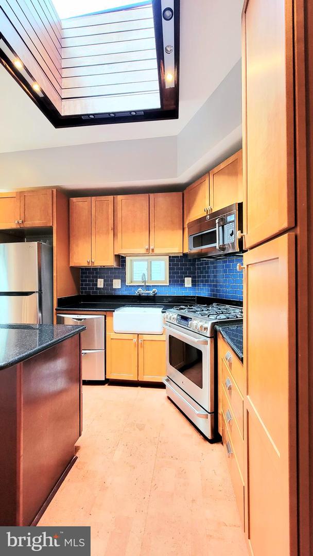 2216 1ST ST NW, WASHINGTON, District Of Columbia 20001, 6 Bedrooms Bedrooms, ,4 BathroomsBathrooms,Residential,For sale,2216 1ST ST NW,DCDC2212146 MLS # DCDC2212146