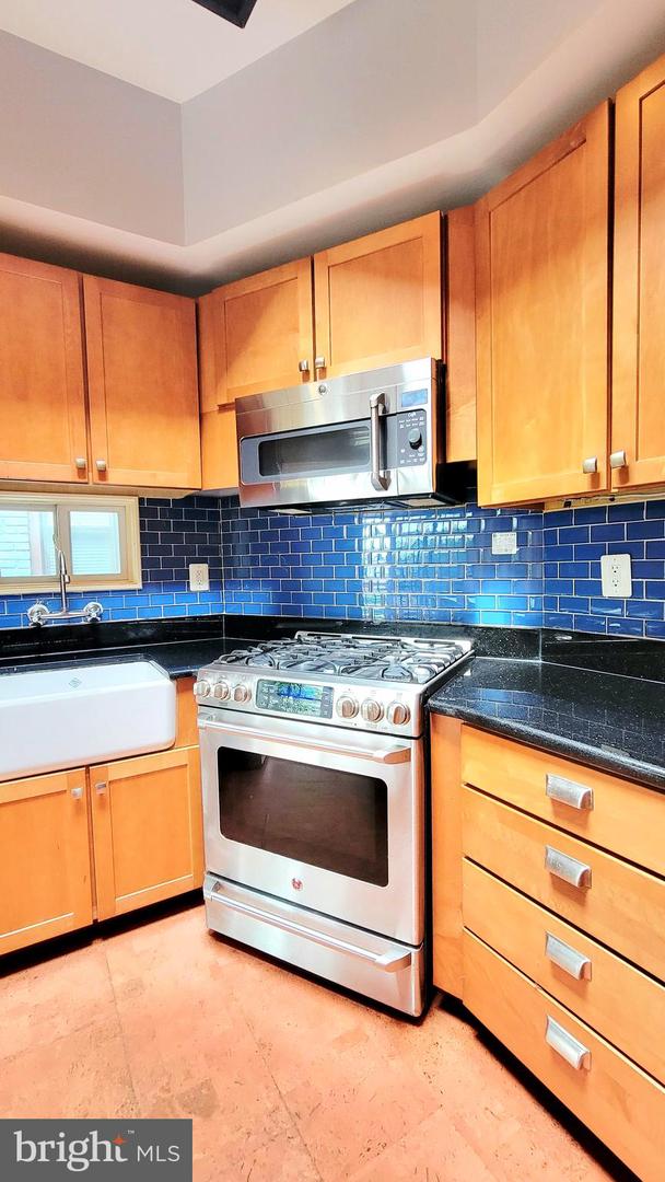 2216 1ST ST NW, WASHINGTON, District Of Columbia 20001, 6 Bedrooms Bedrooms, ,4 BathroomsBathrooms,Residential,For sale,2216 1ST ST NW,DCDC2212146 MLS # DCDC2212146