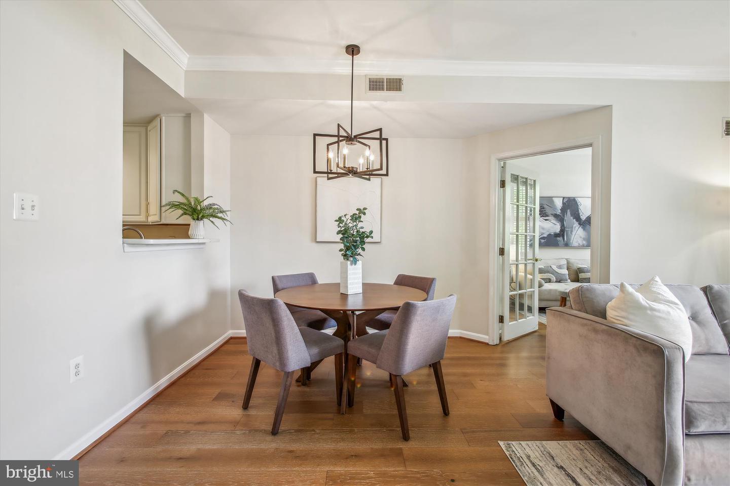 621 N SAINT ASAPH ST #302, ALEXANDRIA, Virginia 22314, 2 Bedrooms Bedrooms, ,1 BathroomBathrooms,Residential,For sale,621 N SAINT ASAPH ST #302,VAAX2047882 MLS # VAAX2047882