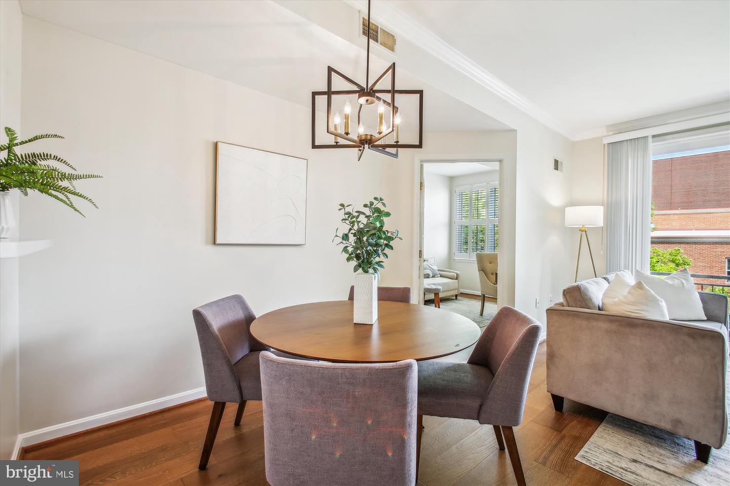 621 N SAINT ASAPH ST #302, ALEXANDRIA, Virginia 22314, 2 Bedrooms Bedrooms, ,1 BathroomBathrooms,Residential,For sale,621 N SAINT ASAPH ST #302,VAAX2047882 MLS # VAAX2047882