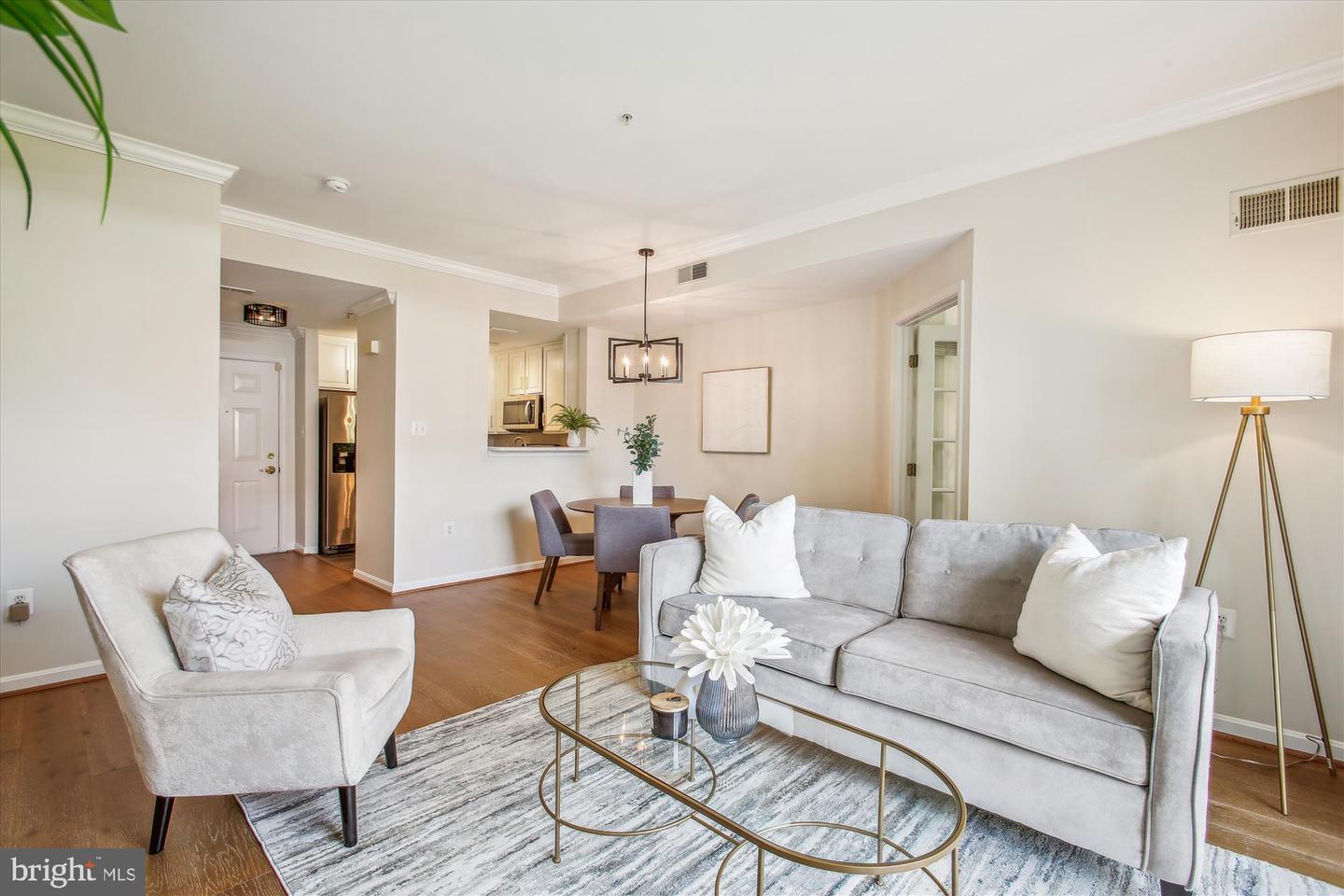 621 N SAINT ASAPH ST #302, ALEXANDRIA, Virginia 22314, 2 Bedrooms Bedrooms, ,1 BathroomBathrooms,Residential,For sale,621 N SAINT ASAPH ST #302,VAAX2047882 MLS # VAAX2047882