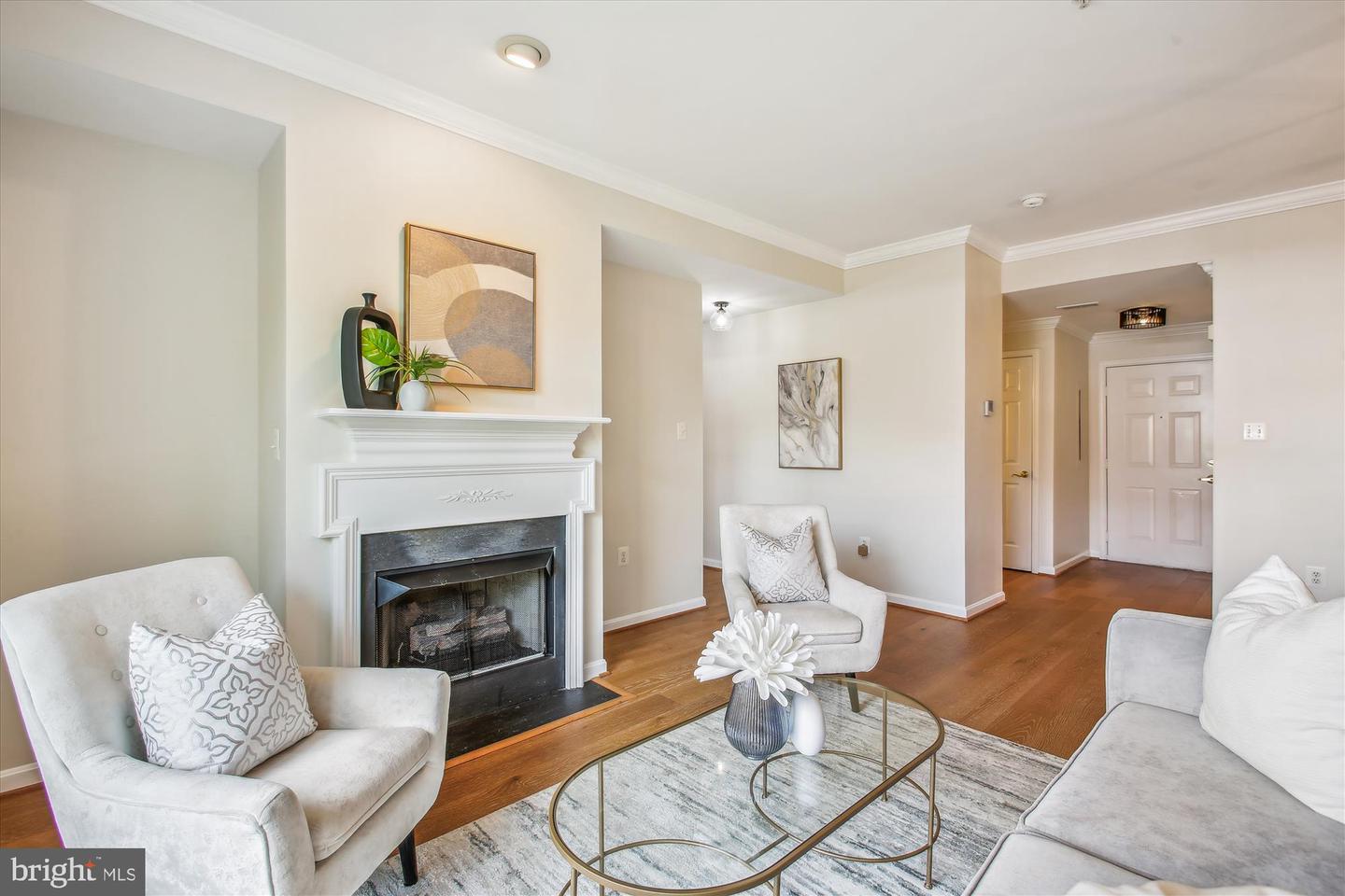 621 N SAINT ASAPH ST #302, ALEXANDRIA, Virginia 22314, 2 Bedrooms Bedrooms, ,1 BathroomBathrooms,Residential,For sale,621 N SAINT ASAPH ST #302,VAAX2047882 MLS # VAAX2047882