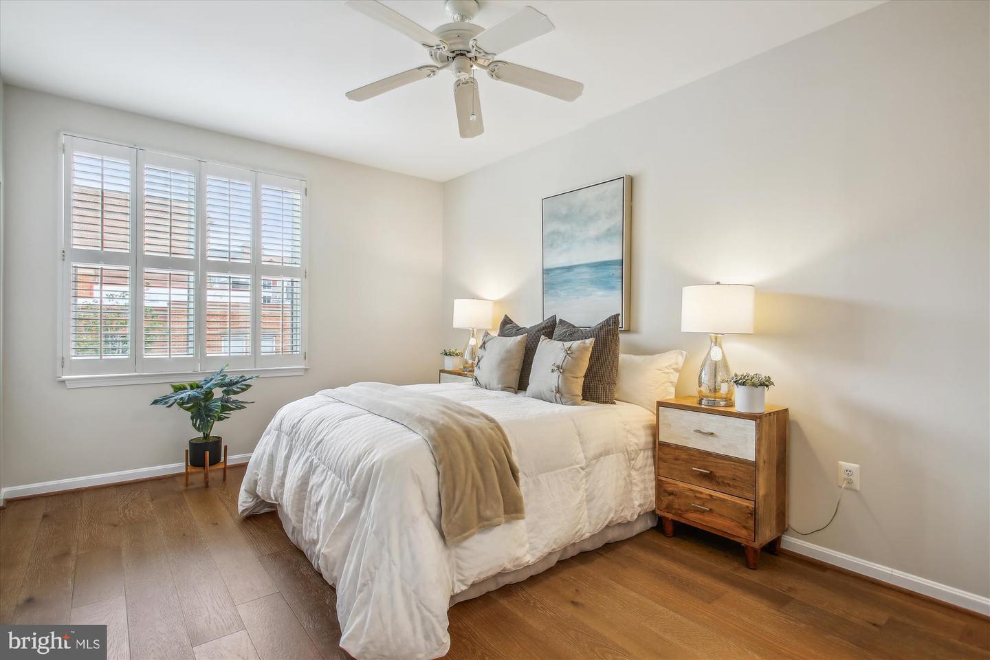 621 N SAINT ASAPH ST #302, ALEXANDRIA, Virginia 22314, 2 Bedrooms Bedrooms, ,1 BathroomBathrooms,Residential,For sale,621 N SAINT ASAPH ST #302,VAAX2047882 MLS # VAAX2047882