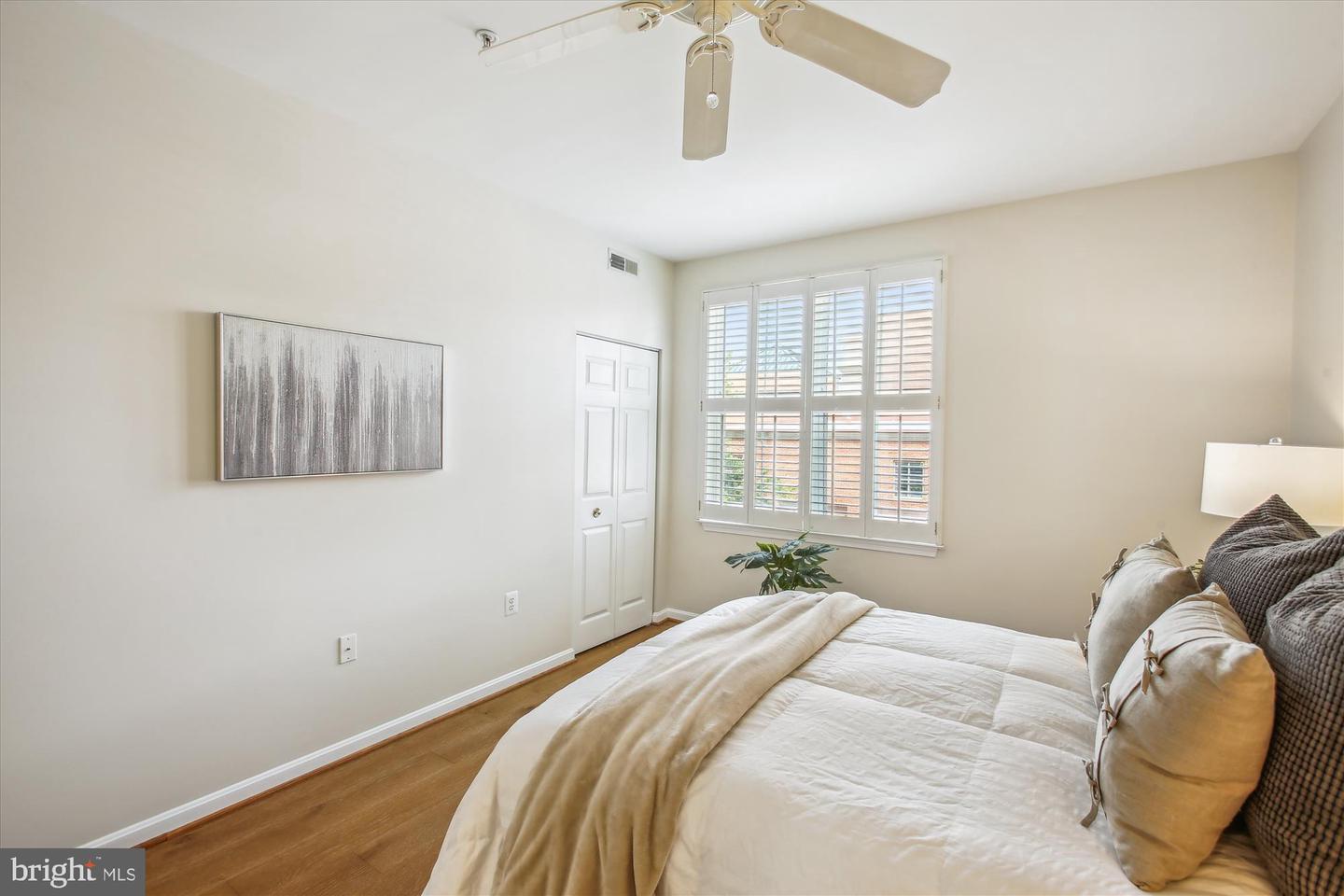 621 N SAINT ASAPH ST #302, ALEXANDRIA, Virginia 22314, 2 Bedrooms Bedrooms, ,1 BathroomBathrooms,Residential,For sale,621 N SAINT ASAPH ST #302,VAAX2047882 MLS # VAAX2047882