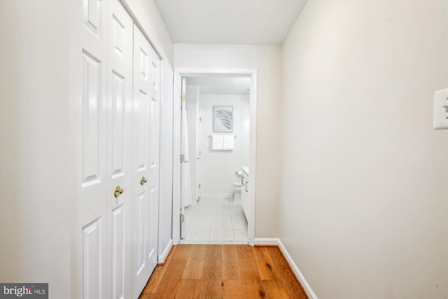 621 N SAINT ASAPH ST #302, ALEXANDRIA, Virginia 22314, 2 Bedrooms Bedrooms, ,1 BathroomBathrooms,Residential,For sale,621 N SAINT ASAPH ST #302,VAAX2047882 MLS # VAAX2047882