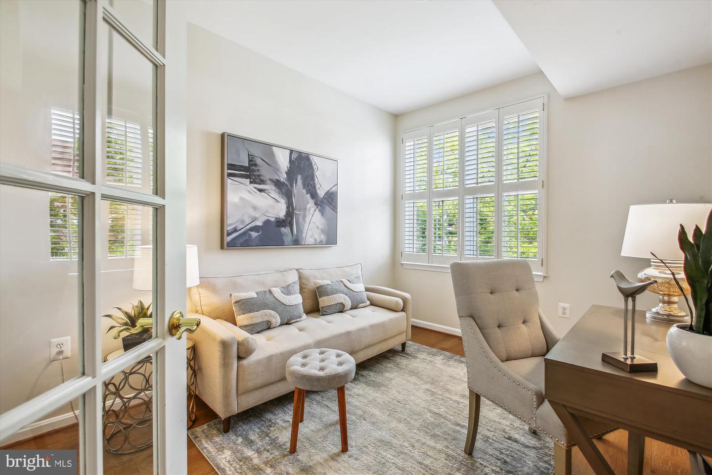 621 N SAINT ASAPH ST #302, ALEXANDRIA, Virginia 22314, 2 Bedrooms Bedrooms, ,1 BathroomBathrooms,Residential,For sale,621 N SAINT ASAPH ST #302,VAAX2047882 MLS # VAAX2047882