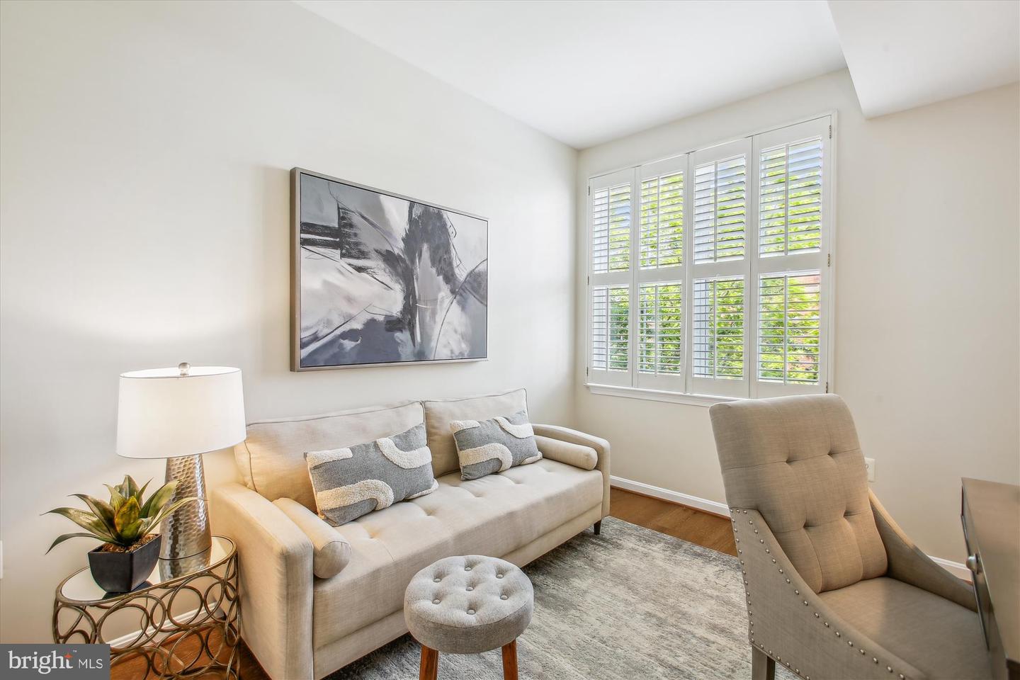 621 N SAINT ASAPH ST #302, ALEXANDRIA, Virginia 22314, 2 Bedrooms Bedrooms, ,1 BathroomBathrooms,Residential,For sale,621 N SAINT ASAPH ST #302,VAAX2047882 MLS # VAAX2047882