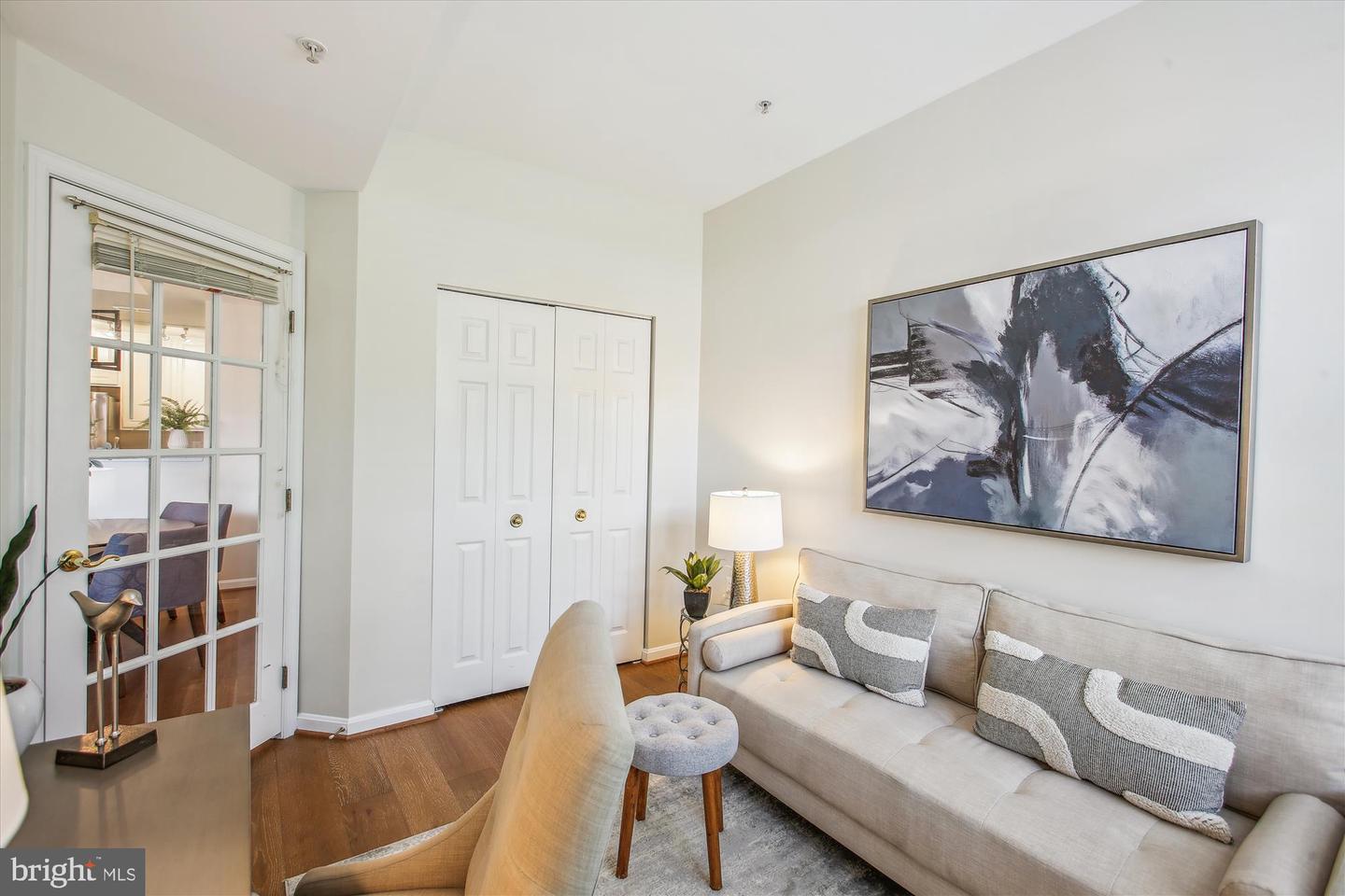 621 N SAINT ASAPH ST #302, ALEXANDRIA, Virginia 22314, 2 Bedrooms Bedrooms, ,1 BathroomBathrooms,Residential,For sale,621 N SAINT ASAPH ST #302,VAAX2047882 MLS # VAAX2047882