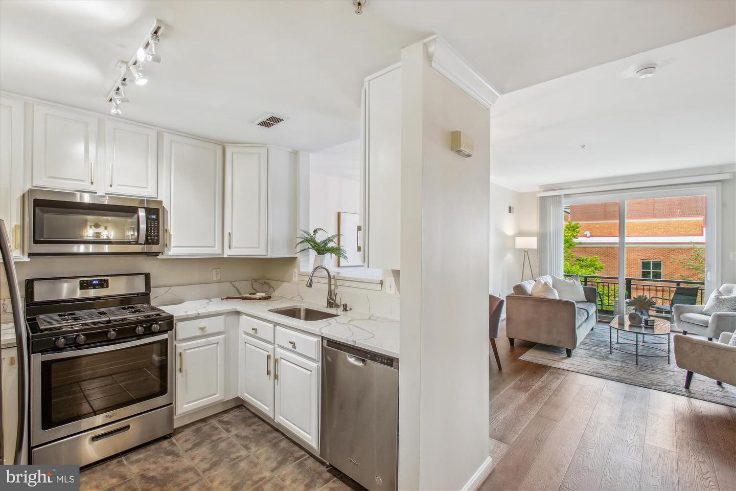 621 N SAINT ASAPH ST #302, ALEXANDRIA, Virginia 22314, 2 Bedrooms Bedrooms, ,1 BathroomBathrooms,Residential,For sale,621 N SAINT ASAPH ST #302,VAAX2047882 MLS # VAAX2047882