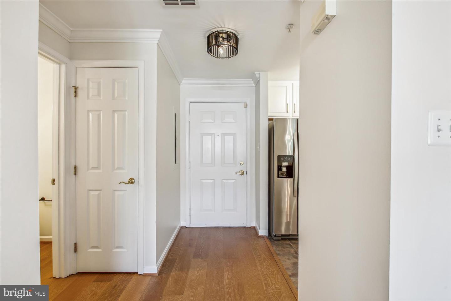 621 N SAINT ASAPH ST #302, ALEXANDRIA, Virginia 22314, 2 Bedrooms Bedrooms, ,1 BathroomBathrooms,Residential,For sale,621 N SAINT ASAPH ST #302,VAAX2047882 MLS # VAAX2047882