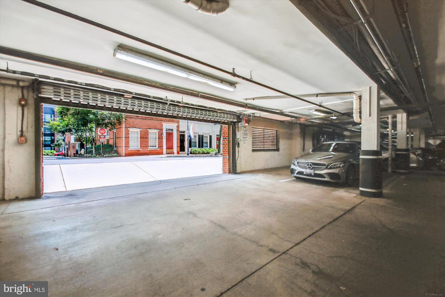 621 N SAINT ASAPH ST #302, ALEXANDRIA, Virginia 22314, 2 Bedrooms Bedrooms, ,1 BathroomBathrooms,Residential,For sale,621 N SAINT ASAPH ST #302,VAAX2047882 MLS # VAAX2047882