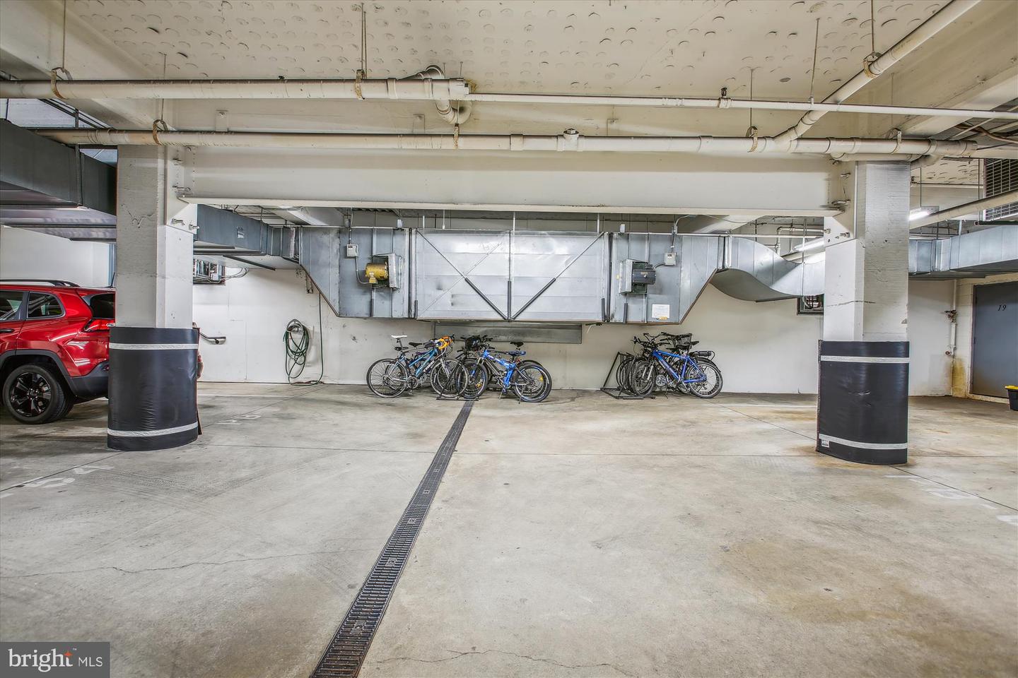 621 N SAINT ASAPH ST #302, ALEXANDRIA, Virginia 22314, 2 Bedrooms Bedrooms, ,1 BathroomBathrooms,Residential,For sale,621 N SAINT ASAPH ST #302,VAAX2047882 MLS # VAAX2047882