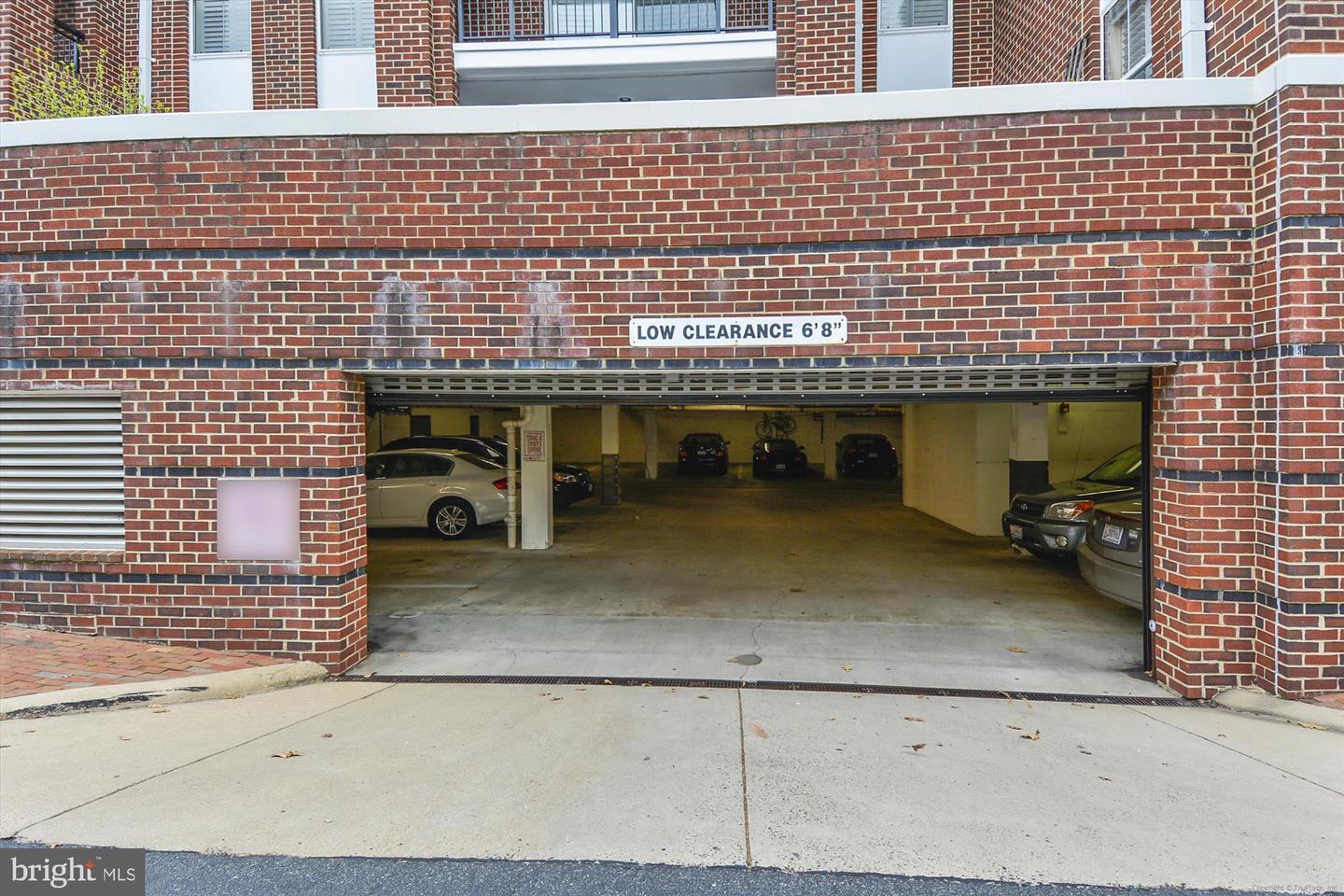 621 N SAINT ASAPH ST #302, ALEXANDRIA, Virginia 22314, 2 Bedrooms Bedrooms, ,1 BathroomBathrooms,Residential,For sale,621 N SAINT ASAPH ST #302,VAAX2047882 MLS # VAAX2047882