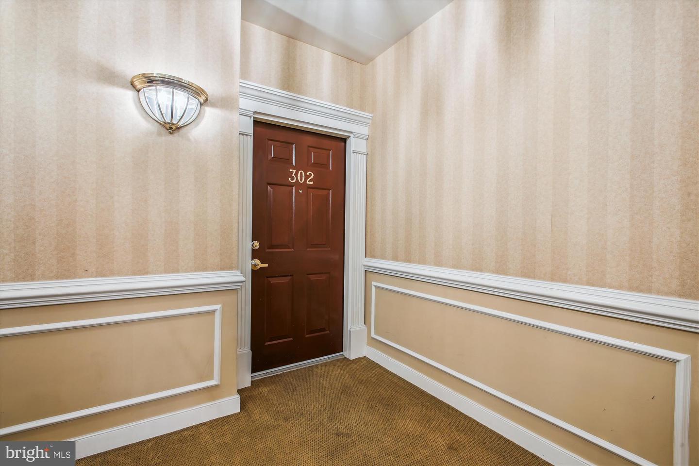 621 N SAINT ASAPH ST #302, ALEXANDRIA, Virginia 22314, 2 Bedrooms Bedrooms, ,1 BathroomBathrooms,Residential,For sale,621 N SAINT ASAPH ST #302,VAAX2047882 MLS # VAAX2047882