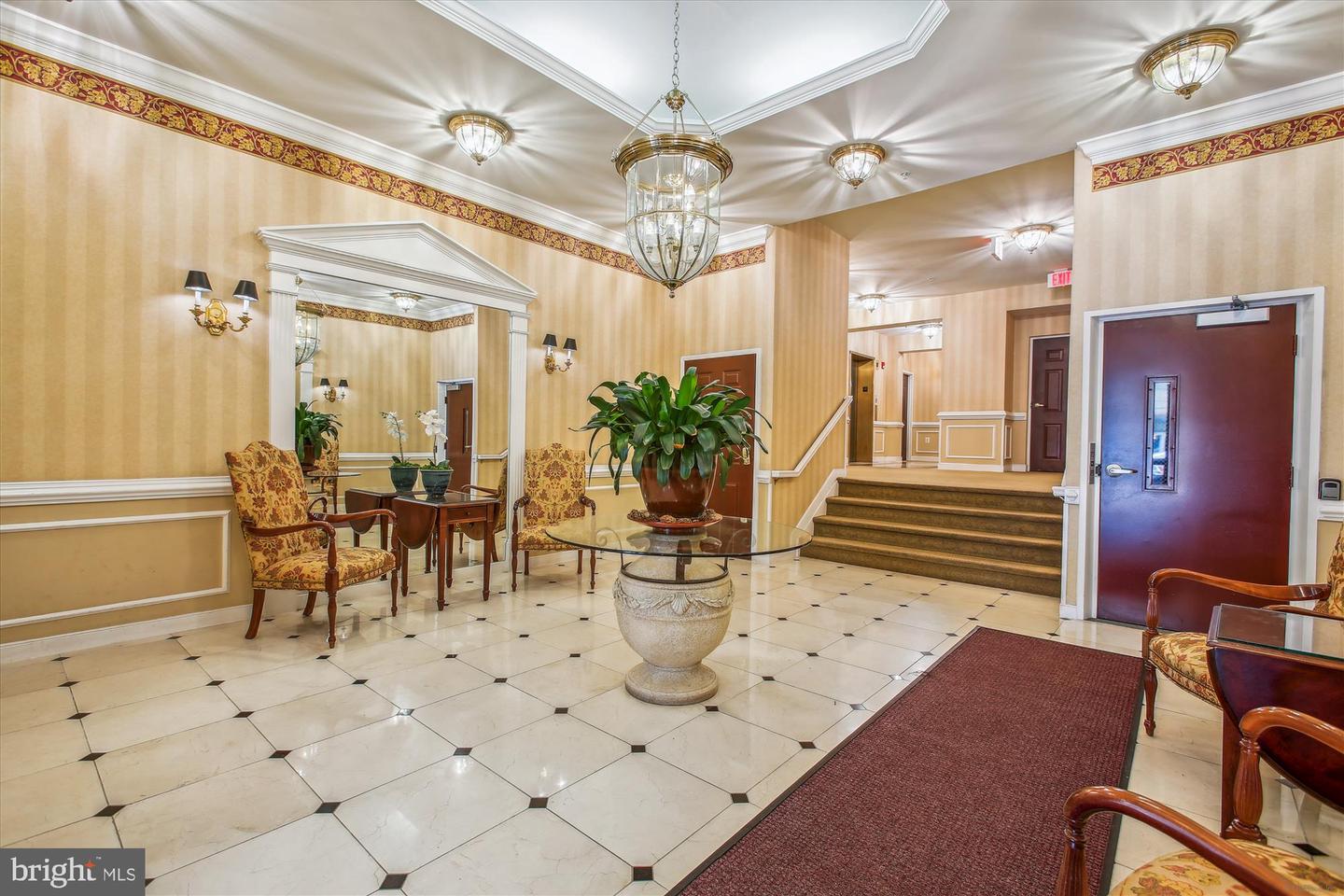 621 N SAINT ASAPH ST #302, ALEXANDRIA, Virginia 22314, 2 Bedrooms Bedrooms, ,1 BathroomBathrooms,Residential,For sale,621 N SAINT ASAPH ST #302,VAAX2047882 MLS # VAAX2047882