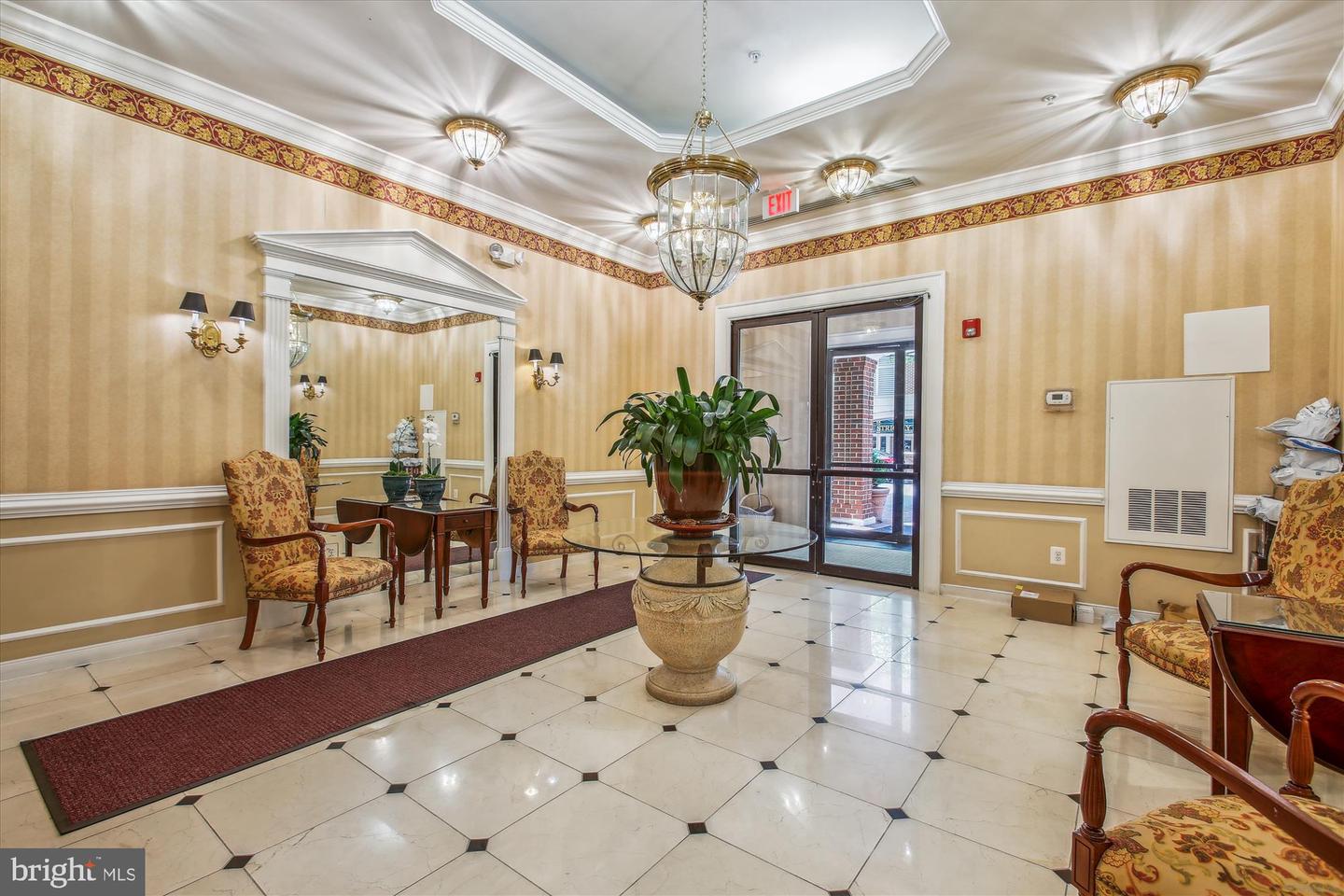 621 N SAINT ASAPH ST #302, ALEXANDRIA, Virginia 22314, 2 Bedrooms Bedrooms, ,1 BathroomBathrooms,Residential,For sale,621 N SAINT ASAPH ST #302,VAAX2047882 MLS # VAAX2047882