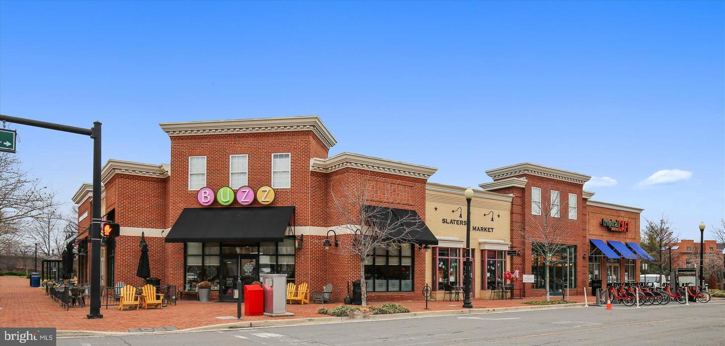 621 N SAINT ASAPH ST #302, ALEXANDRIA, Virginia 22314, 2 Bedrooms Bedrooms, ,1 BathroomBathrooms,Residential,For sale,621 N SAINT ASAPH ST #302,VAAX2047882 MLS # VAAX2047882