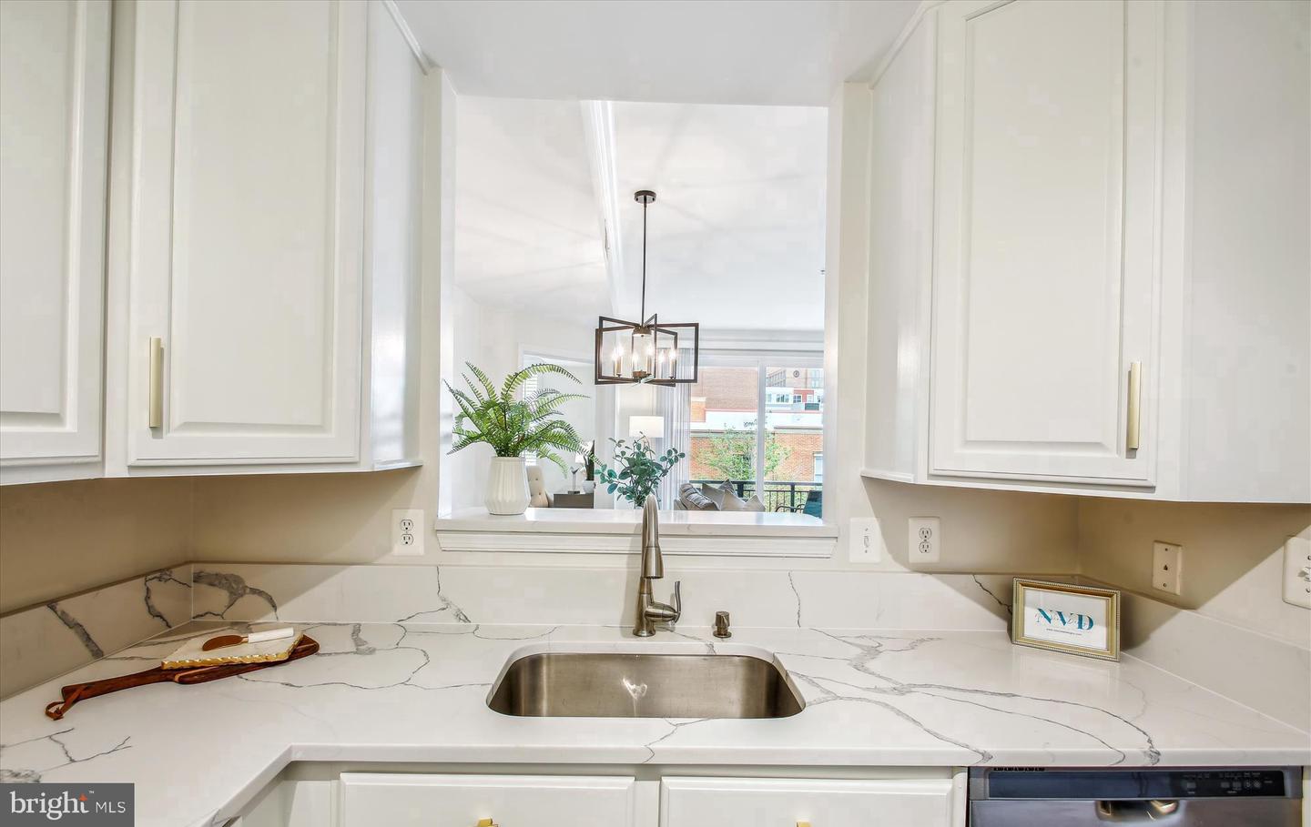 621 N SAINT ASAPH ST #302, ALEXANDRIA, Virginia 22314, 2 Bedrooms Bedrooms, ,1 BathroomBathrooms,Residential,For sale,621 N SAINT ASAPH ST #302,VAAX2047882 MLS # VAAX2047882