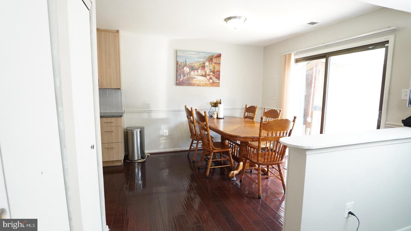 5674 OAK TANAGER CT, BURKE, Virginia 22015, 3 Bedrooms Bedrooms, ,1 BathroomBathrooms,Residential,For sale,5674 OAK TANAGER CT,VAFX2257692 MLS # VAFX2257692