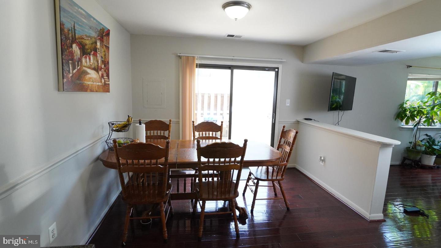 5674 OAK TANAGER CT, BURKE, Virginia 22015, 3 Bedrooms Bedrooms, ,1 BathroomBathrooms,Residential,For sale,5674 OAK TANAGER CT,VAFX2257692 MLS # VAFX2257692