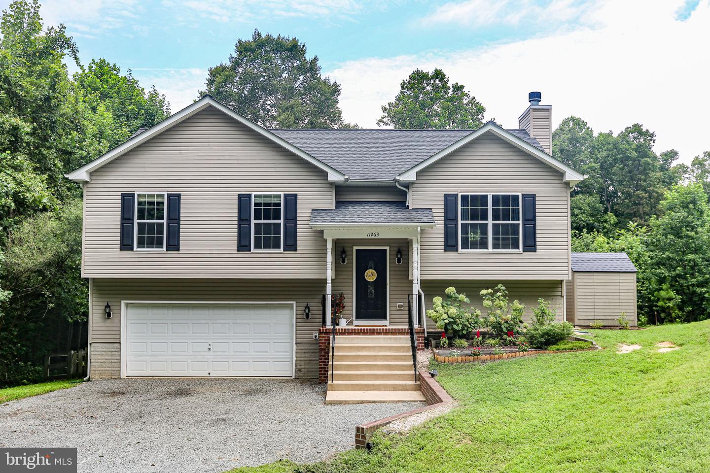 11263 DAHLGREN RD, KING GEORGE, Virginia 22485, 3 Bedrooms Bedrooms, ,3 BathroomsBathrooms,Residential,For sale,11263 DAHLGREN RD,VAKG2006774 MLS # VAKG2006774