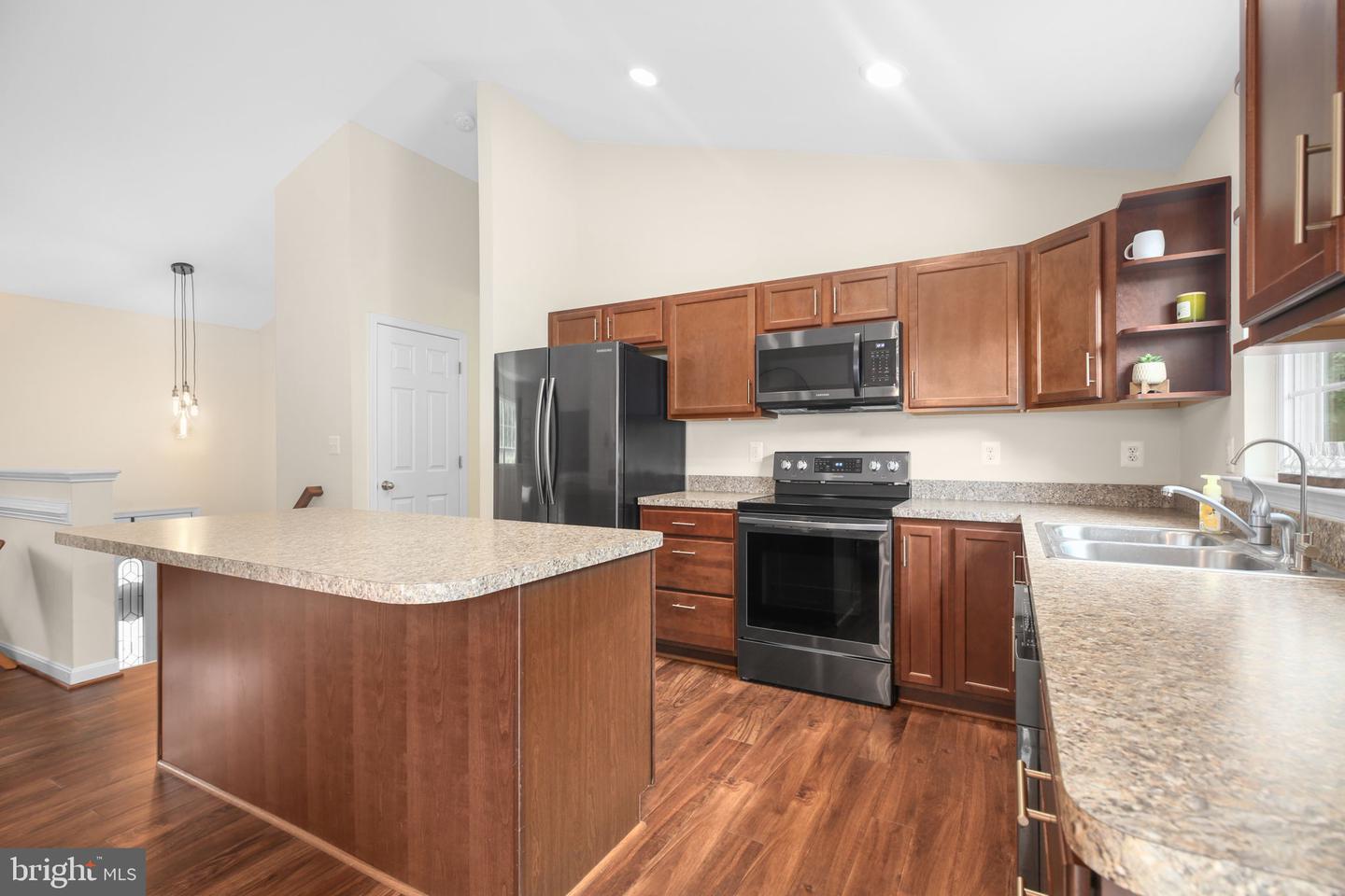 11263 DAHLGREN RD, KING GEORGE, Virginia 22485, 3 Bedrooms Bedrooms, ,3 BathroomsBathrooms,Residential,For sale,11263 DAHLGREN RD,VAKG2006774 MLS # VAKG2006774