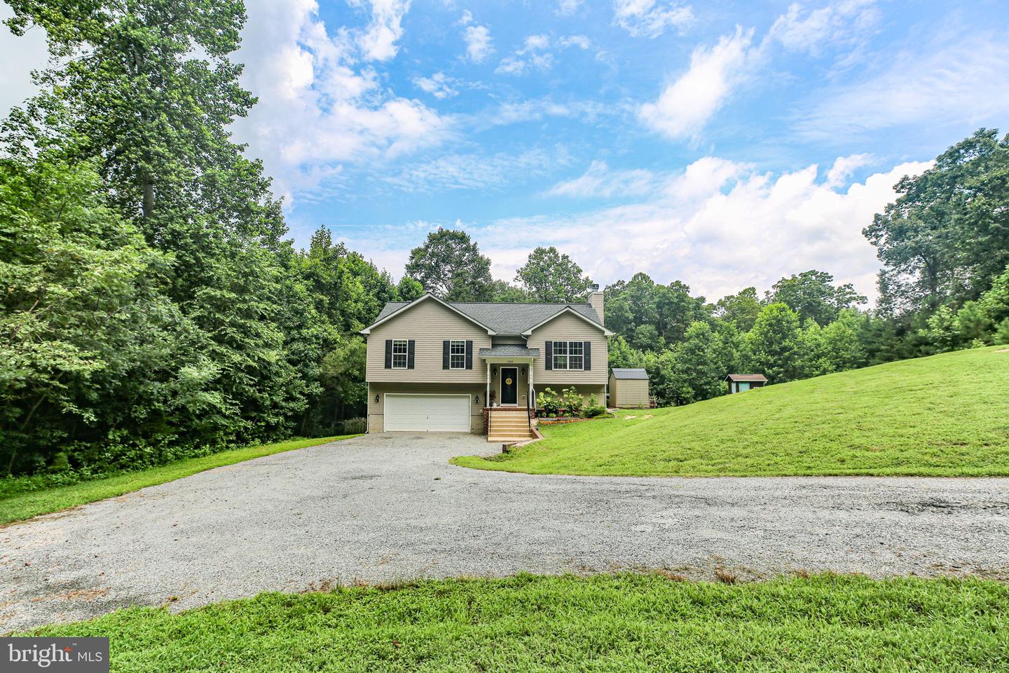 11263 DAHLGREN RD, KING GEORGE, Virginia 22485, 3 Bedrooms Bedrooms, ,3 BathroomsBathrooms,Residential,For sale,11263 DAHLGREN RD,VAKG2006774 MLS # VAKG2006774