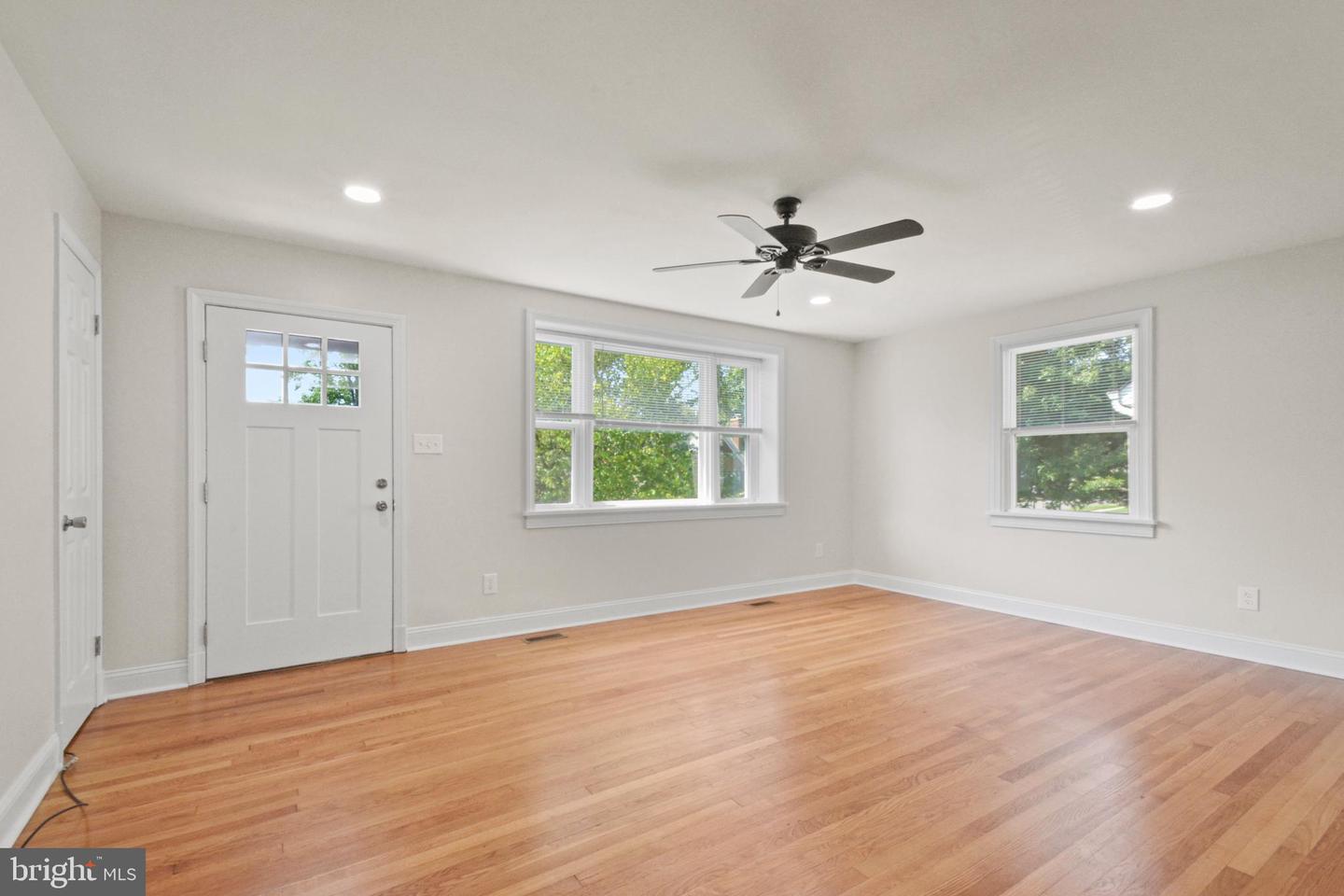 2404 WEDGEWOOD AVE, HENRICO, Virginia 23228, 4 Bedrooms Bedrooms, ,3 BathroomsBathrooms,Residential,For sale,2404 WEDGEWOOD AVE,VAHN2001008 MLS # VAHN2001008