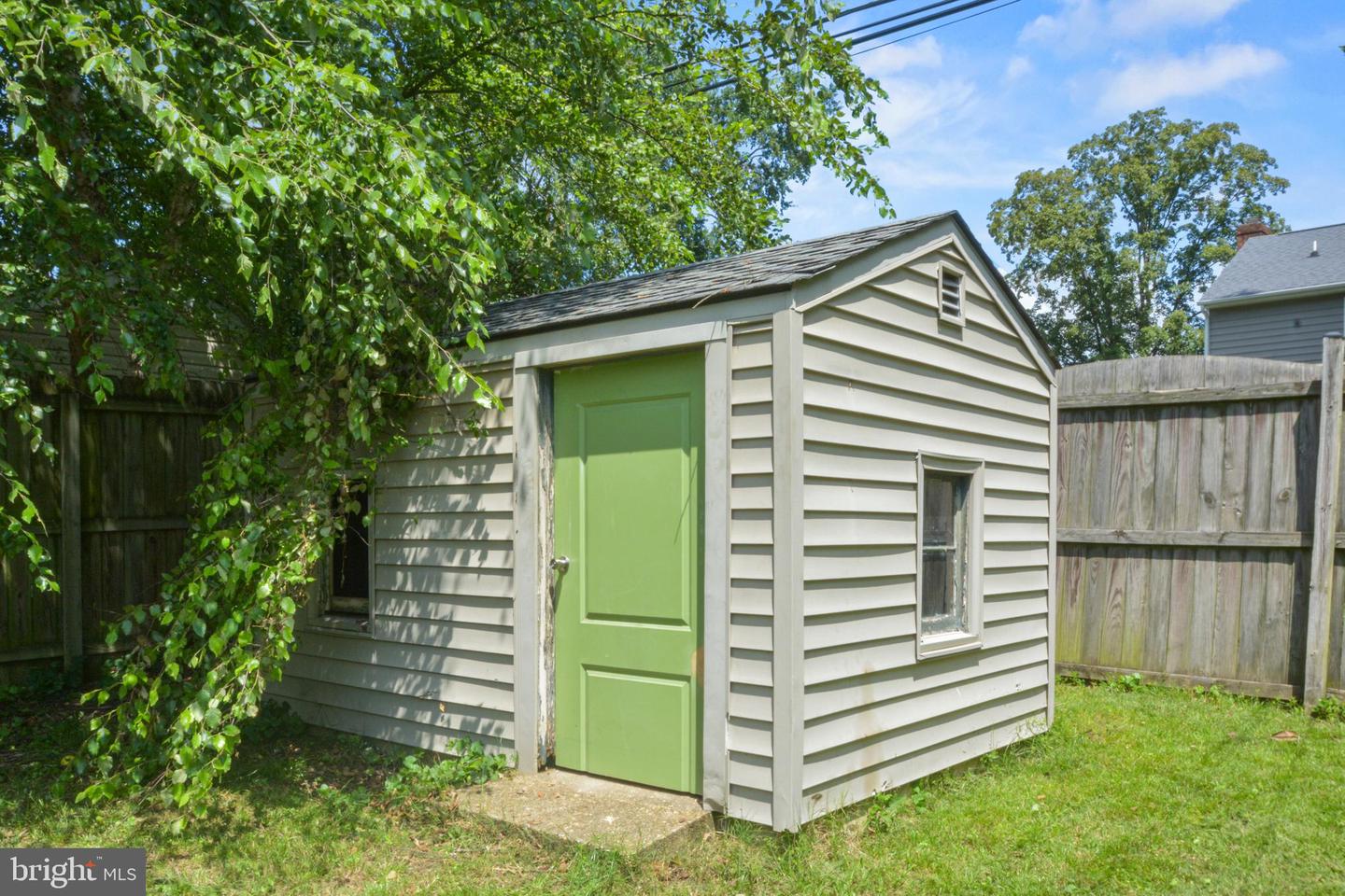 2404 WEDGEWOOD AVE, HENRICO, Virginia 23228, 4 Bedrooms Bedrooms, ,3 BathroomsBathrooms,Residential,For sale,2404 WEDGEWOOD AVE,VAHN2001008 MLS # VAHN2001008