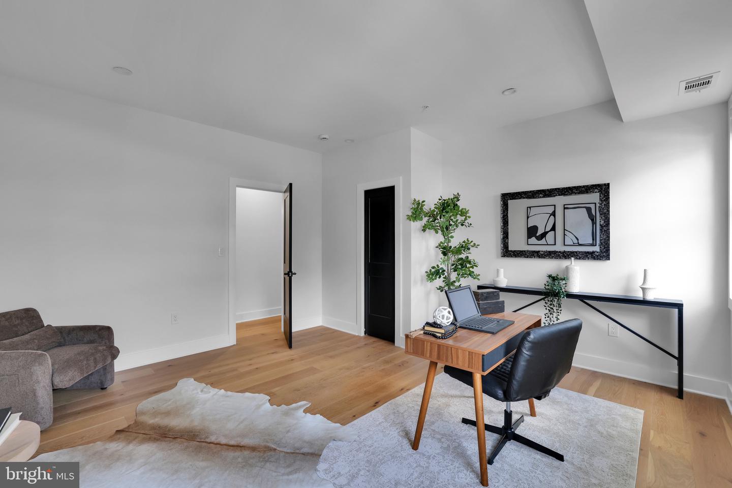 616 NW KENYON ST NW #1, WASHINGTON, District Of Columbia 20010, 5 Bedrooms Bedrooms, ,5 BathroomsBathrooms,Residential,For sale,616 NW KENYON ST NW #1,DCDC2212284 MLS # DCDC2212284