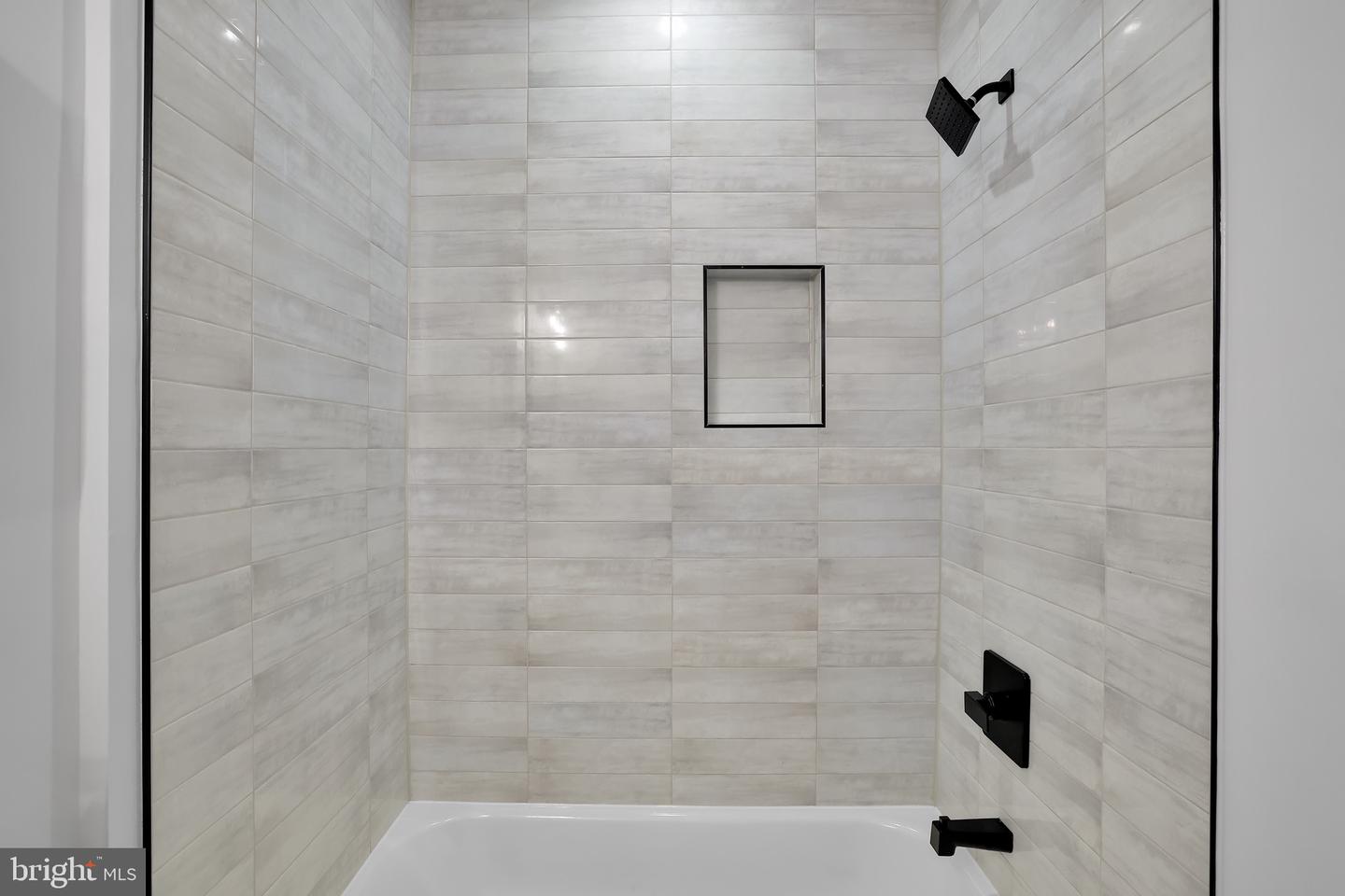 616 NW KENYON ST NW #1, WASHINGTON, District Of Columbia 20010, 5 Bedrooms Bedrooms, ,5 BathroomsBathrooms,Residential,For sale,616 NW KENYON ST NW #1,DCDC2212284 MLS # DCDC2212284