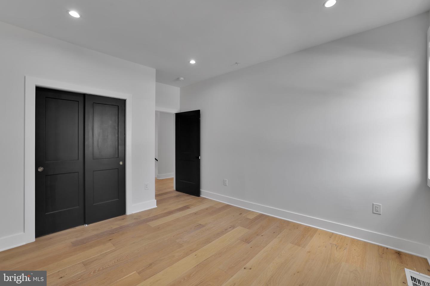 616 NW KENYON ST NW #1, WASHINGTON, District Of Columbia 20010, 5 Bedrooms Bedrooms, ,5 BathroomsBathrooms,Residential,For sale,616 NW KENYON ST NW #1,DCDC2212284 MLS # DCDC2212284