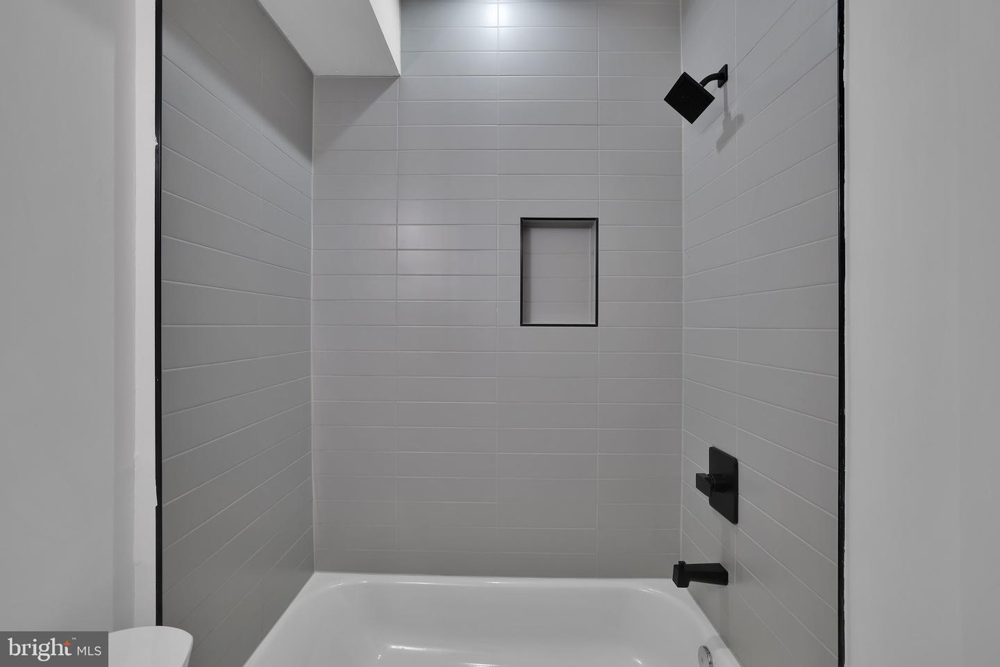 616 NW KENYON ST NW #1, WASHINGTON, District Of Columbia 20010, 5 Bedrooms Bedrooms, ,5 BathroomsBathrooms,Residential,For sale,616 NW KENYON ST NW #1,DCDC2212284 MLS # DCDC2212284