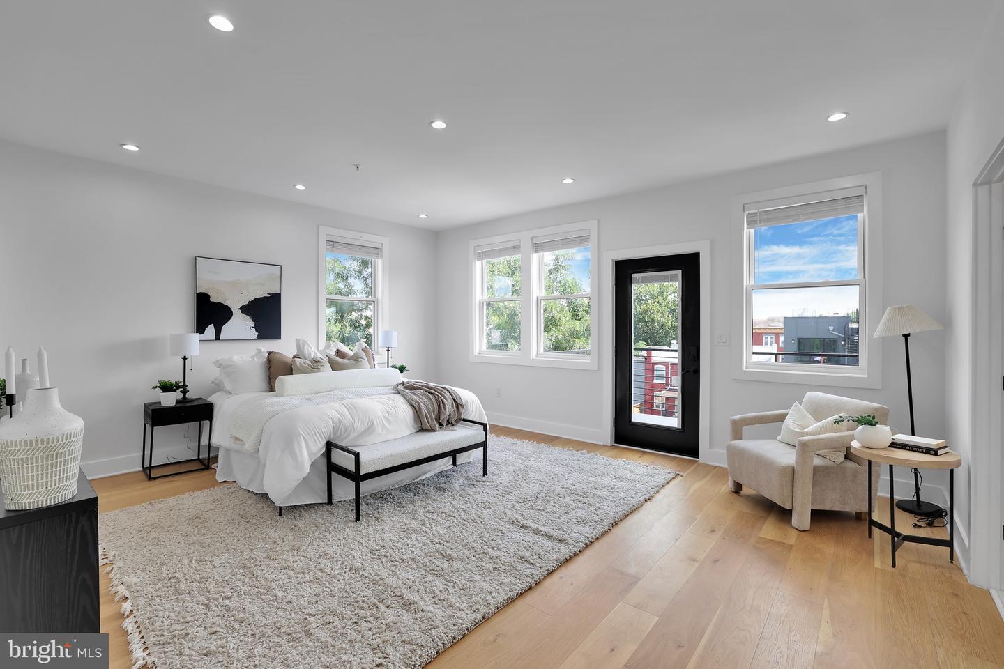 616 NW KENYON ST NW #1, WASHINGTON, District Of Columbia 20010, 5 Bedrooms Bedrooms, ,5 BathroomsBathrooms,Residential,For sale,616 NW KENYON ST NW #1,DCDC2212284 MLS # DCDC2212284