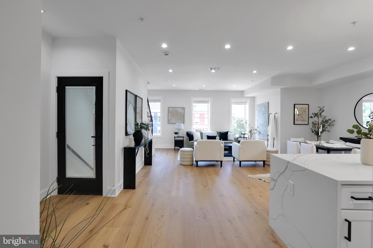 616 NW KENYON ST NW #1, WASHINGTON, District Of Columbia 20010, 5 Bedrooms Bedrooms, ,5 BathroomsBathrooms,Residential,For sale,616 NW KENYON ST NW #1,DCDC2212284 MLS # DCDC2212284