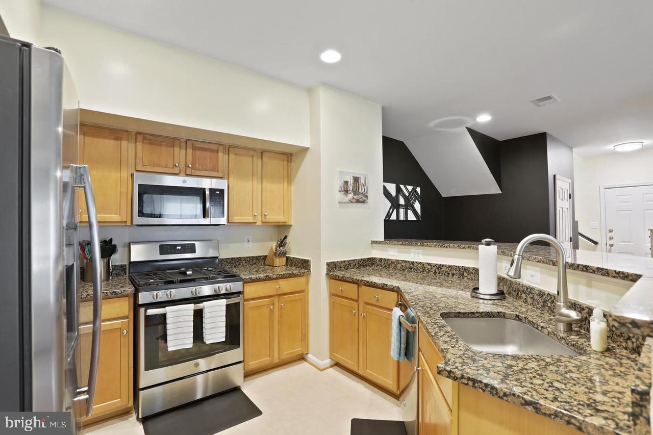 5142-UNIT M BRITTNEY ELYSE CIR #M, CENTREVILLE, Virginia 20120, 2 Bedrooms Bedrooms, ,2 BathroomsBathrooms,Residential,For sale,5142-UNIT M BRITTNEY ELYSE CIR #M,VAFX2257856 MLS # VAFX2257856