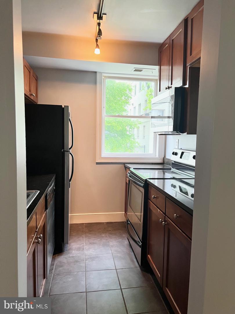 2841 GAINESVILLE ST SE #203, WASHINGTON, District Of Columbia 20020, 2 Bedrooms Bedrooms, ,1 BathroomBathrooms,Residential,For sale,2841 GAINESVILLE ST SE #203,DCDC2212318 MLS # DCDC2212318