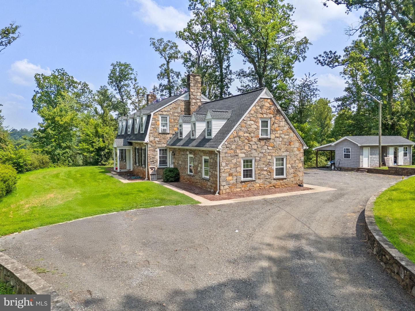 8385 JAMES MADISON HWY, WARRENTON, Virginia 20186, 4 Bedrooms Bedrooms, ,3 BathroomsBathrooms,Residential,For sale,8385 JAMES MADISON HWY,VAFQ2017630 MLS # VAFQ2017630