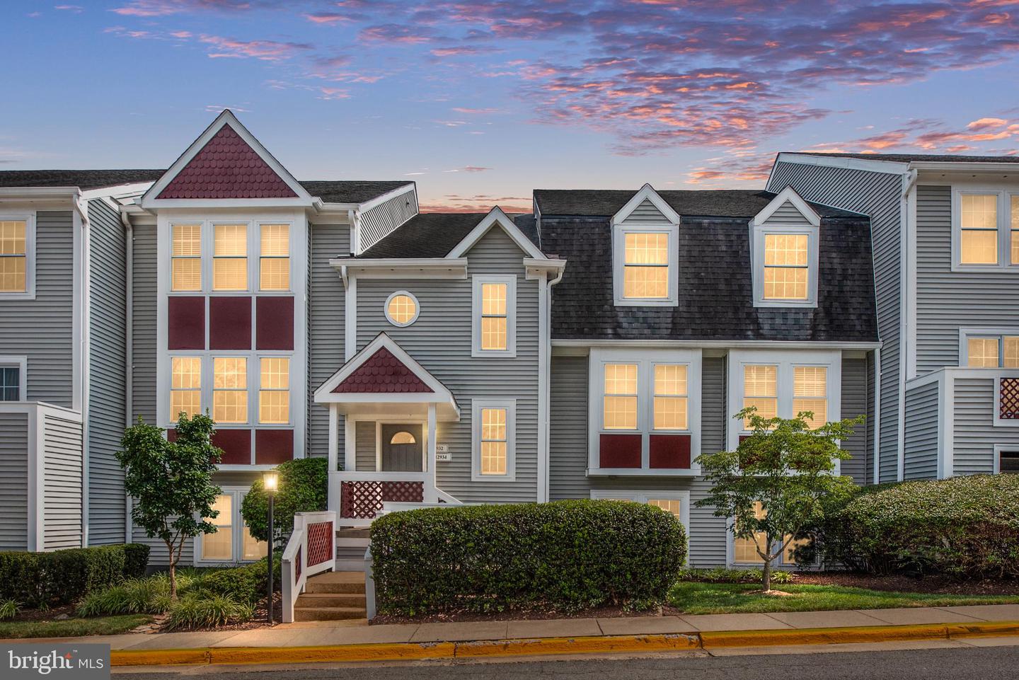 12934 GRAYS POINTE RD #A, FAIRFAX, Virginia 22033, 2 Bedrooms Bedrooms, ,2 BathroomsBathrooms,Residential,For sale,12934 GRAYS POINTE RD #A,VAFX2257862 MLS # VAFX2257862