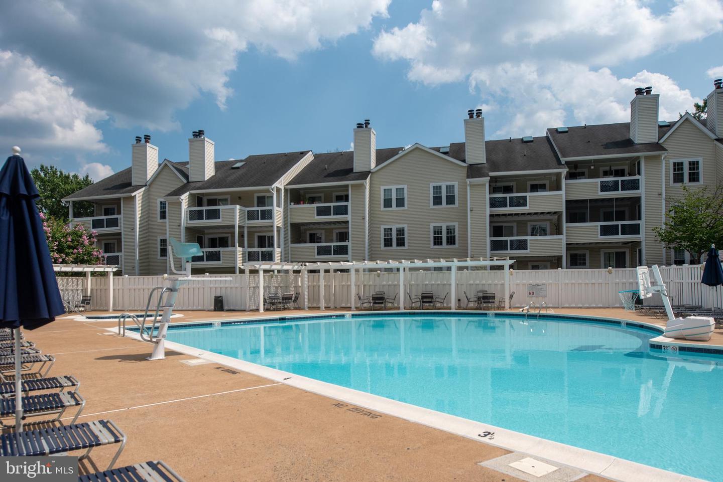 12934 GRAYS POINTE RD #A, FAIRFAX, Virginia 22033, 2 Bedrooms Bedrooms, ,2 BathroomsBathrooms,Residential,For sale,12934 GRAYS POINTE RD #A,VAFX2257862 MLS # VAFX2257862