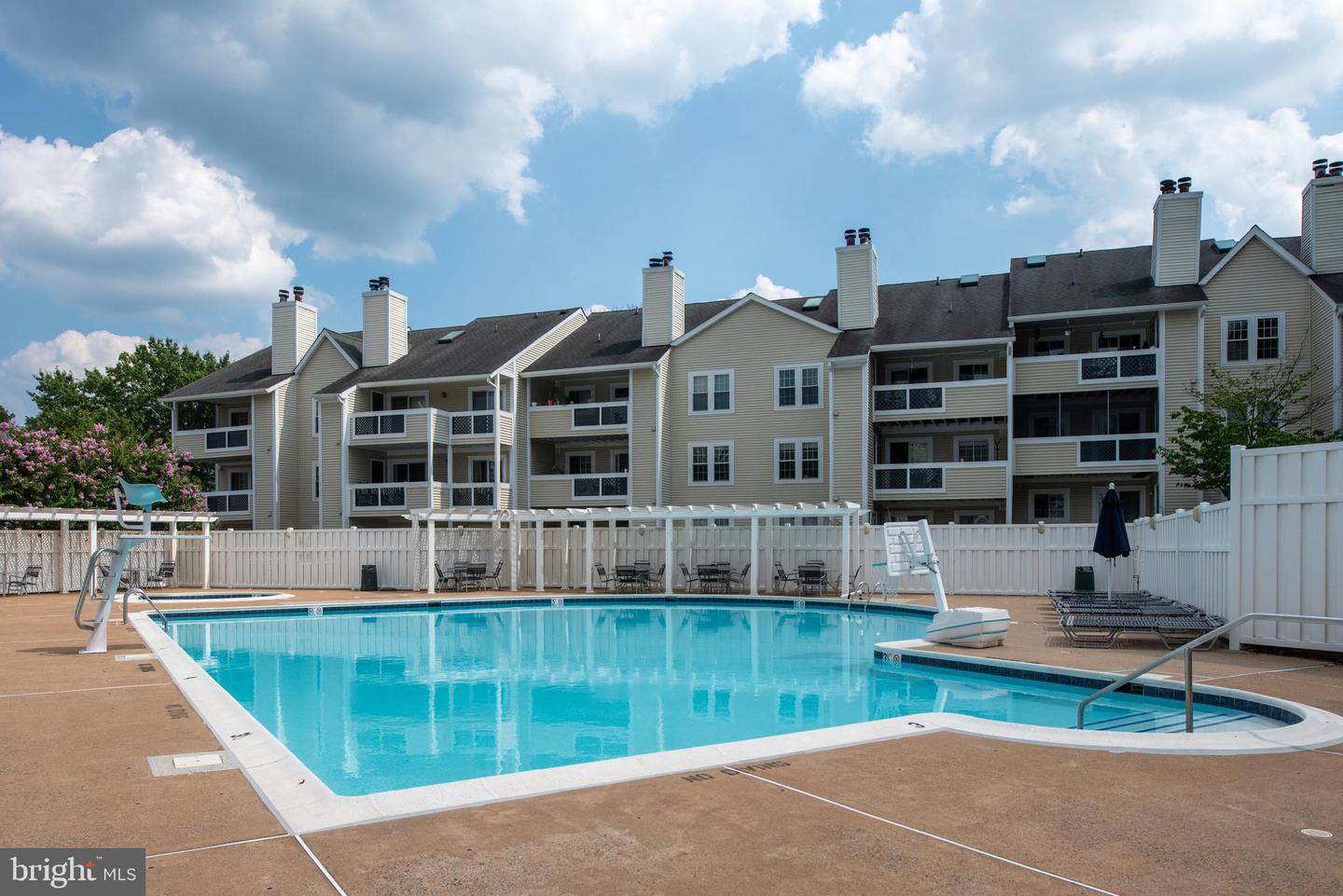 12934 GRAYS POINTE RD #A, FAIRFAX, Virginia 22033, 2 Bedrooms Bedrooms, ,2 BathroomsBathrooms,Residential,For sale,12934 GRAYS POINTE RD #A,VAFX2257862 MLS # VAFX2257862