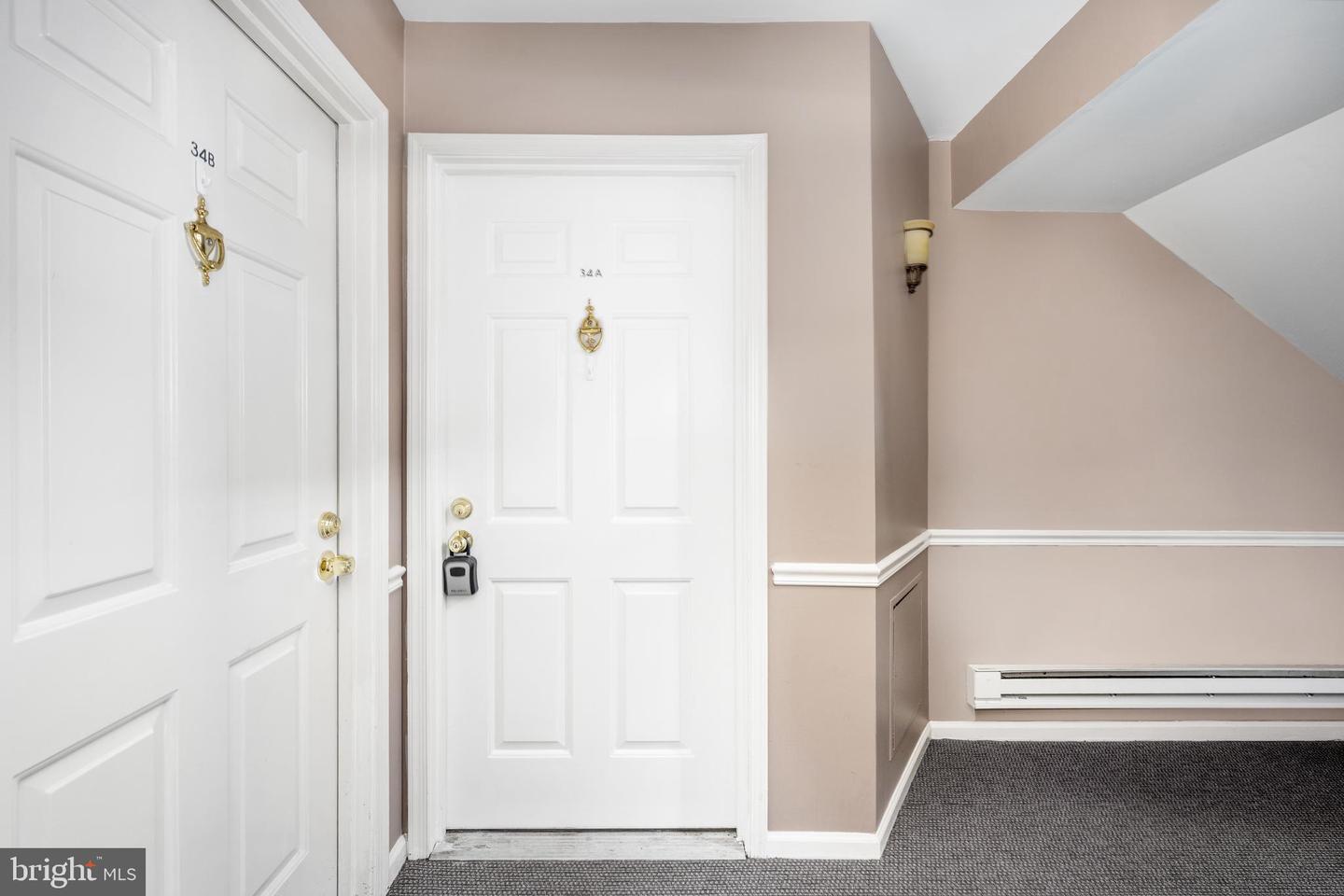 12934 GRAYS POINTE RD #A, FAIRFAX, Virginia 22033, 2 Bedrooms Bedrooms, ,2 BathroomsBathrooms,Residential,For sale,12934 GRAYS POINTE RD #A,VAFX2257862 MLS # VAFX2257862