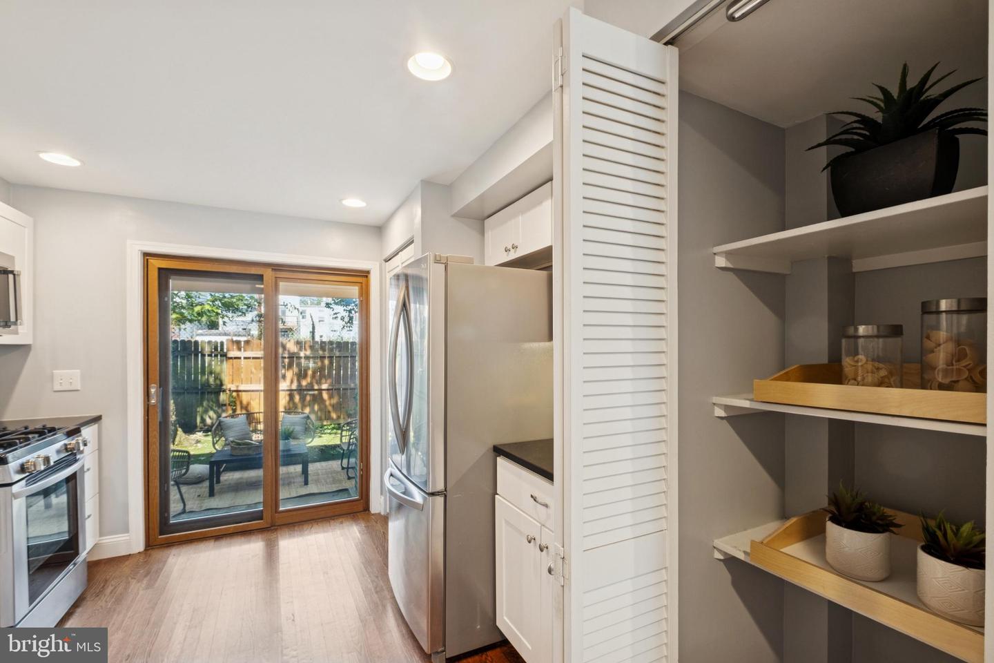 728 19TH ST NE, WASHINGTON, District Of Columbia 20002, 2 Bedrooms Bedrooms, ,2 BathroomsBathrooms,Residential,For sale,728 19TH ST NE,DCDC2212326 MLS # DCDC2212326
