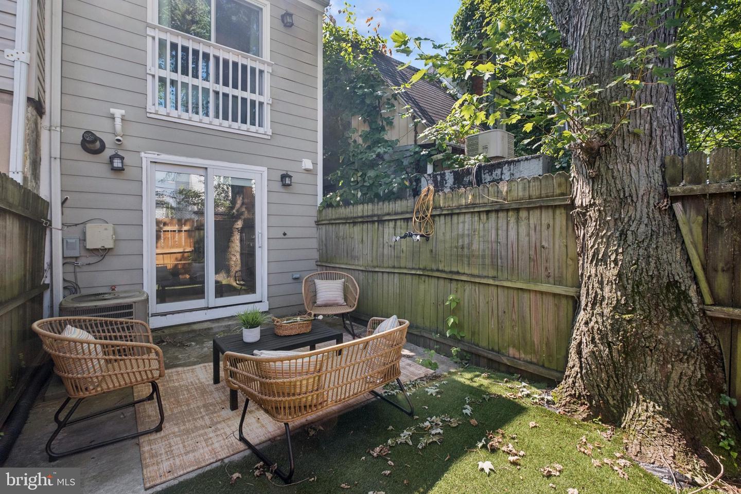 728 19TH ST NE, WASHINGTON, District Of Columbia 20002, 2 Bedrooms Bedrooms, ,2 BathroomsBathrooms,Residential,For sale,728 19TH ST NE,DCDC2212326 MLS # DCDC2212326