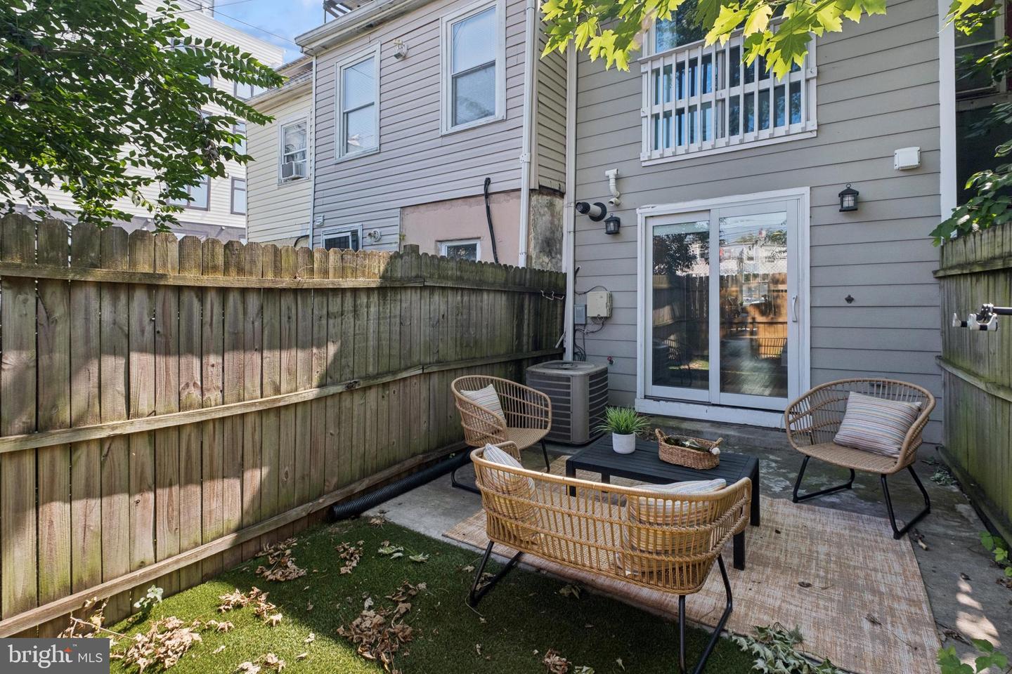 728 19TH ST NE, WASHINGTON, District Of Columbia 20002, 2 Bedrooms Bedrooms, ,2 BathroomsBathrooms,Residential,For sale,728 19TH ST NE,DCDC2212326 MLS # DCDC2212326