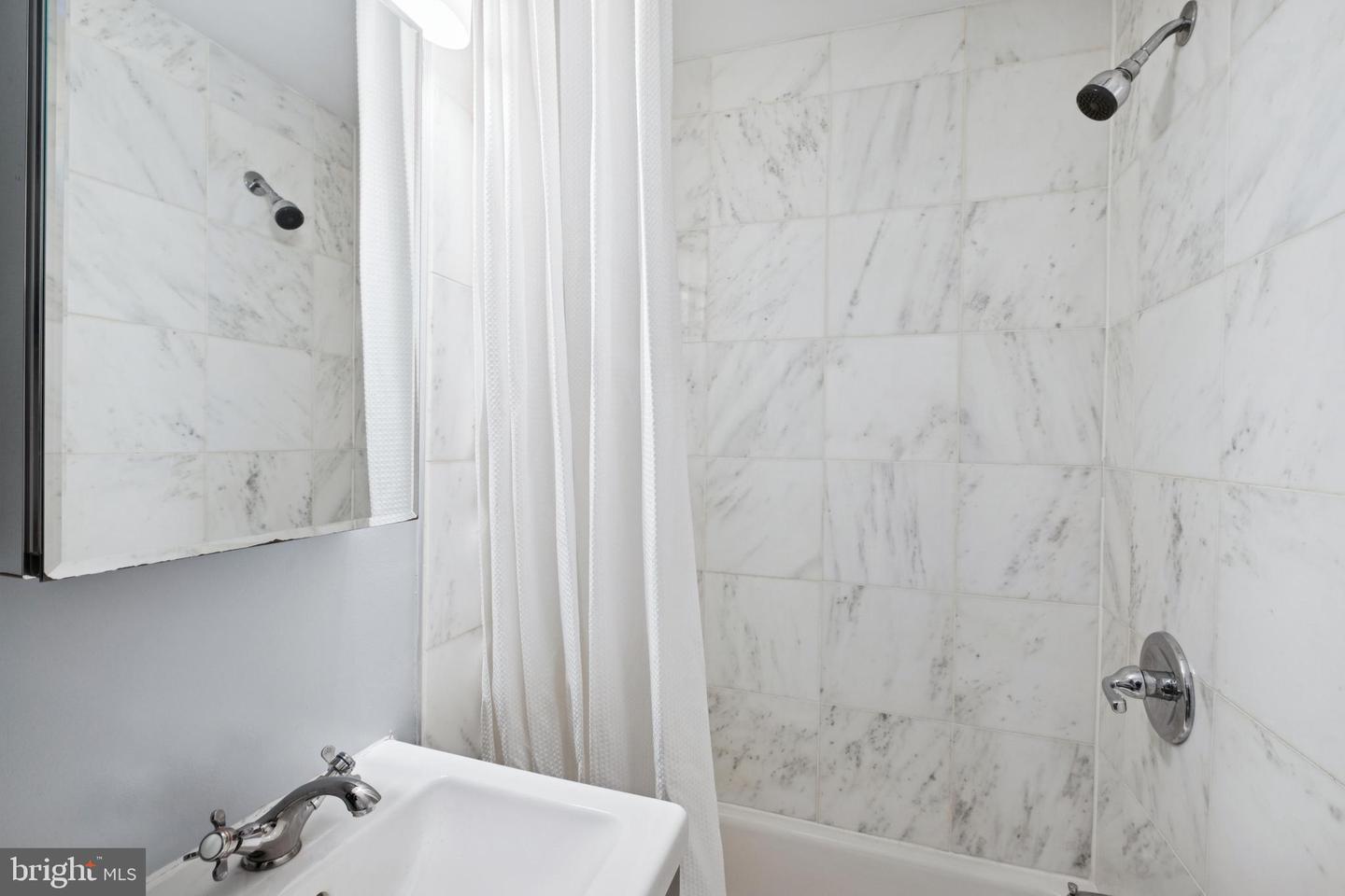 728 19TH ST NE, WASHINGTON, District Of Columbia 20002, 2 Bedrooms Bedrooms, ,2 BathroomsBathrooms,Residential,For sale,728 19TH ST NE,DCDC2212326 MLS # DCDC2212326