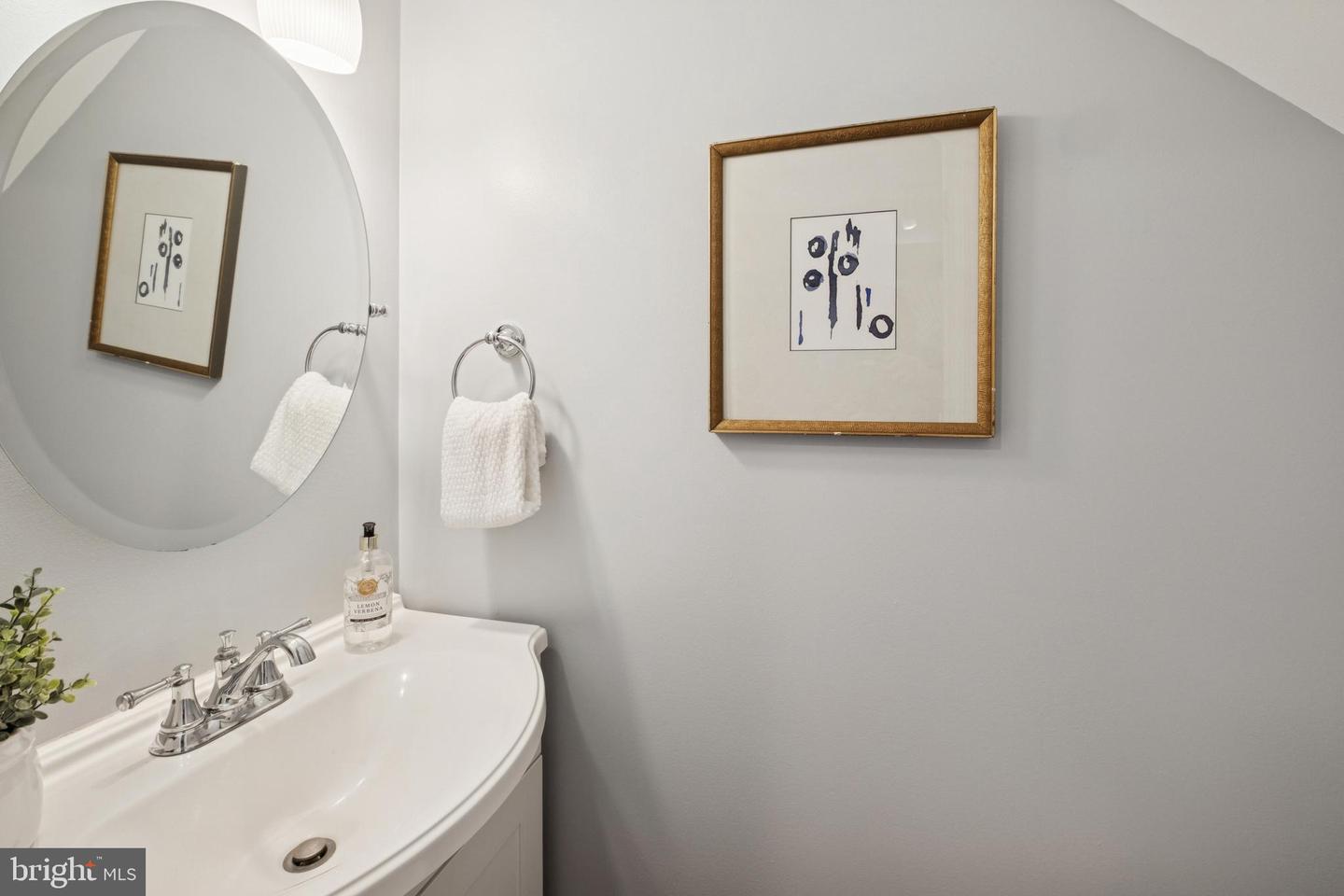 728 19TH ST NE, WASHINGTON, District Of Columbia 20002, 2 Bedrooms Bedrooms, ,2 BathroomsBathrooms,Residential,For sale,728 19TH ST NE,DCDC2212326 MLS # DCDC2212326